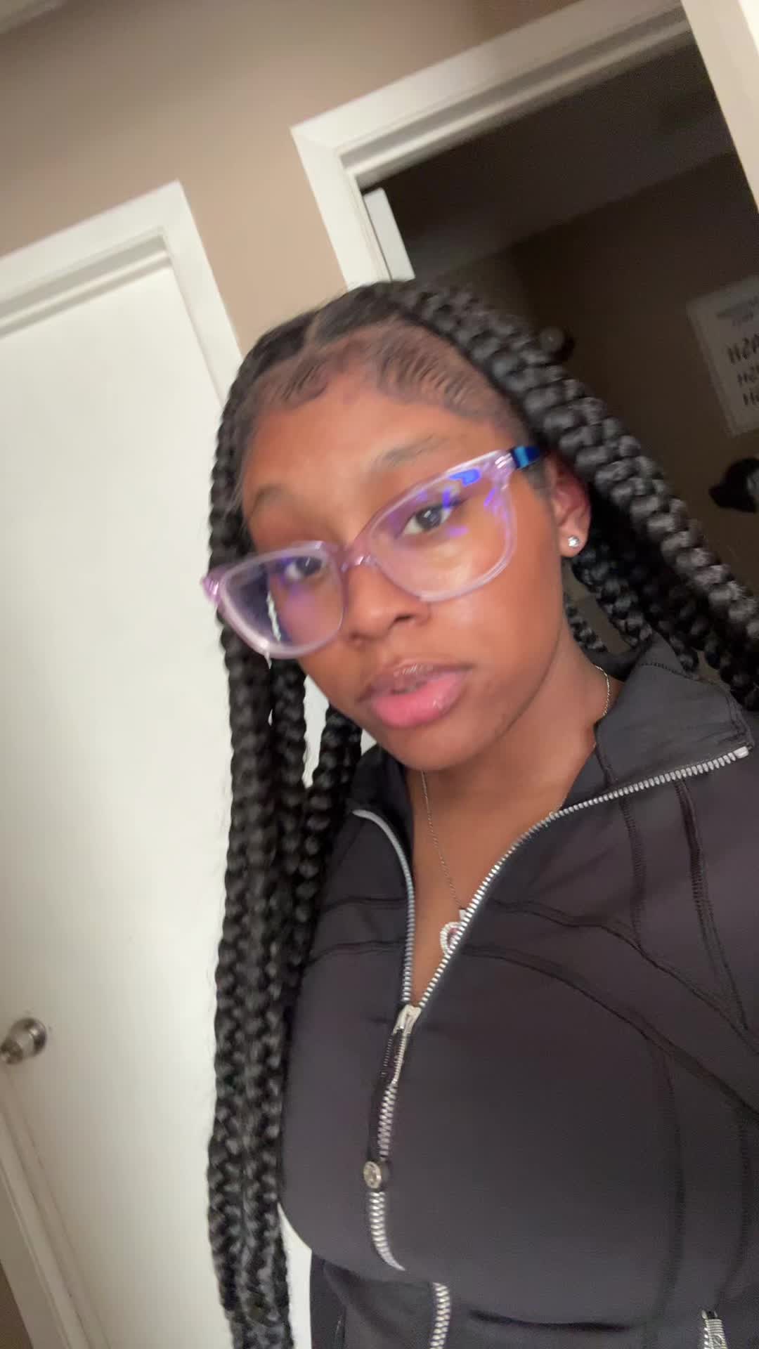 @eatingallkrabbypatties