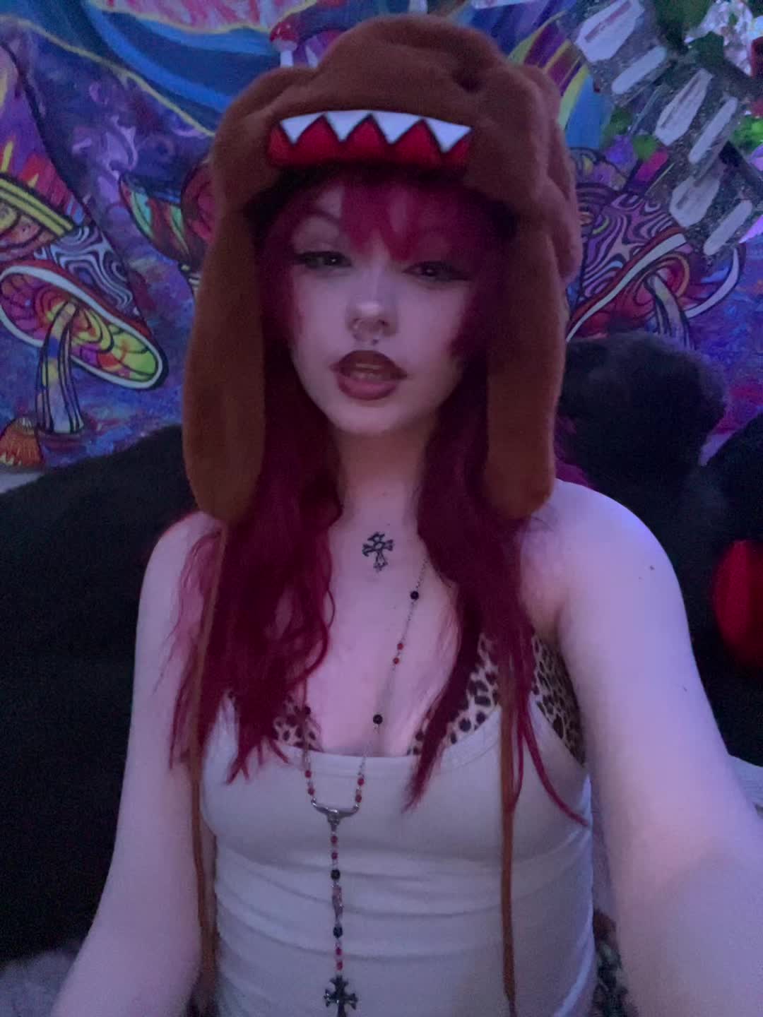 @:3