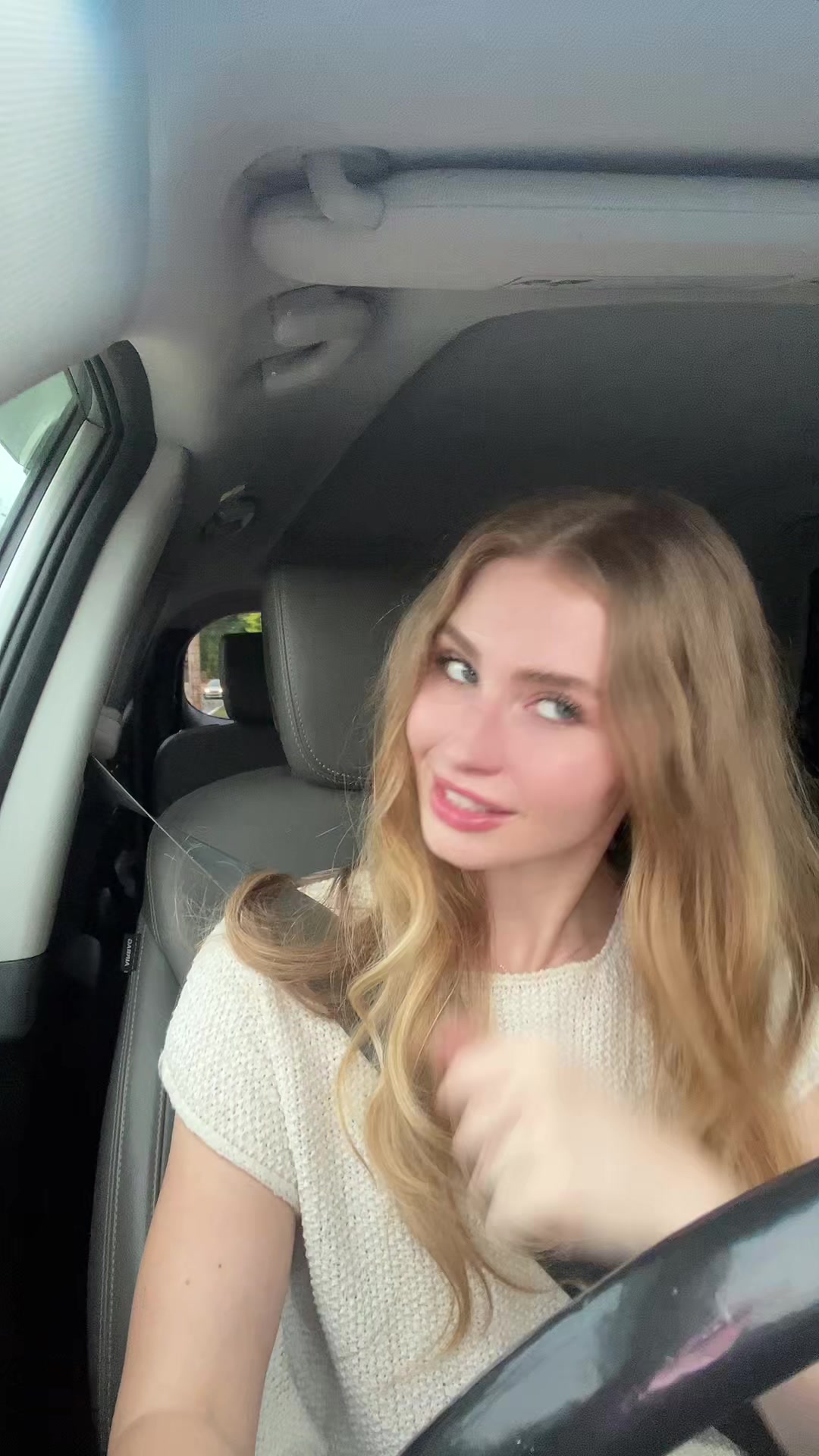 @Annabella