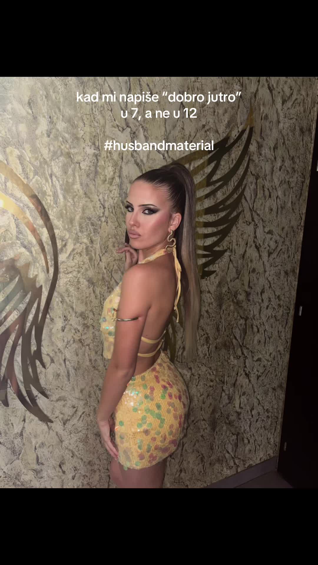 @888