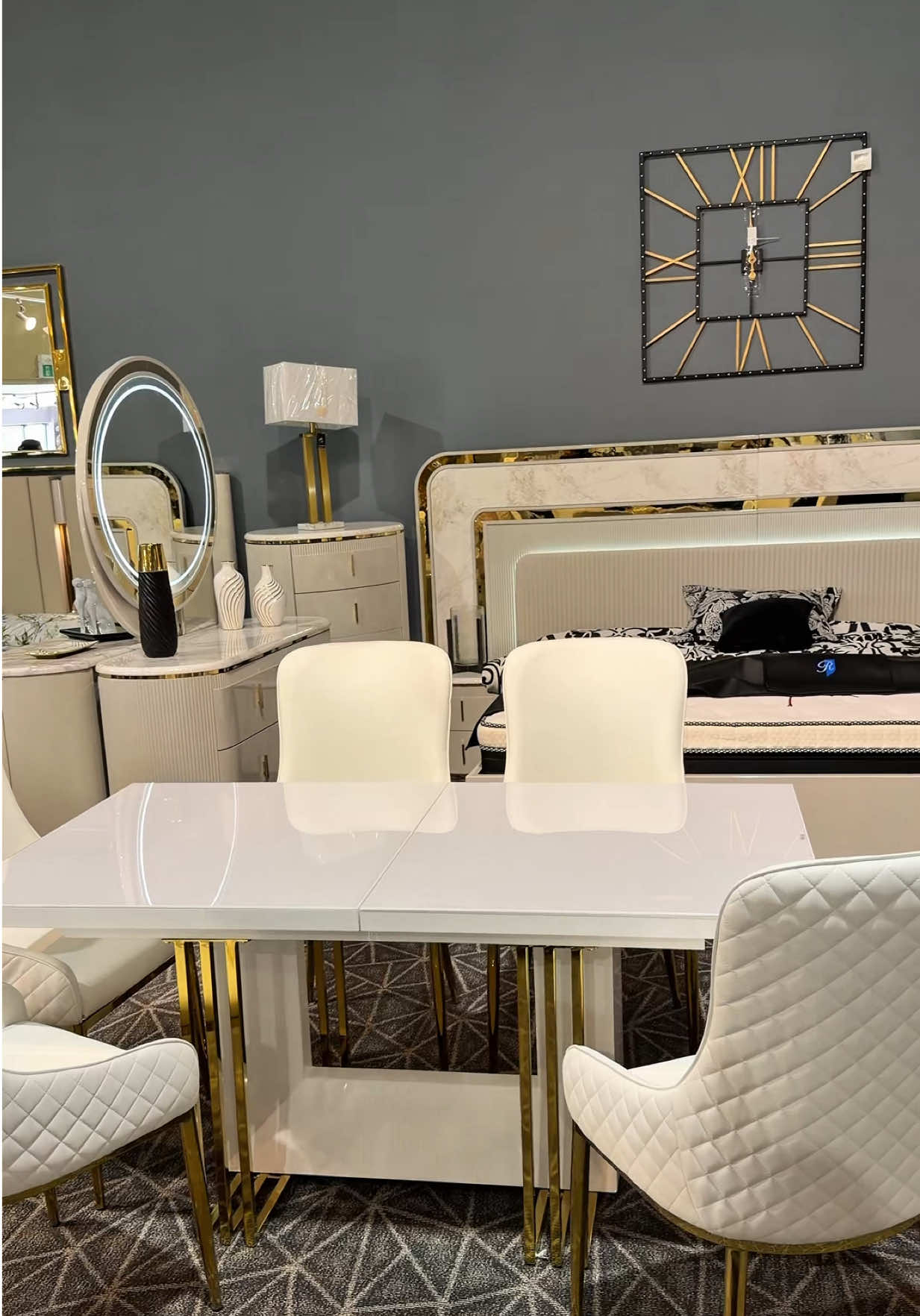 @Royal living furniture