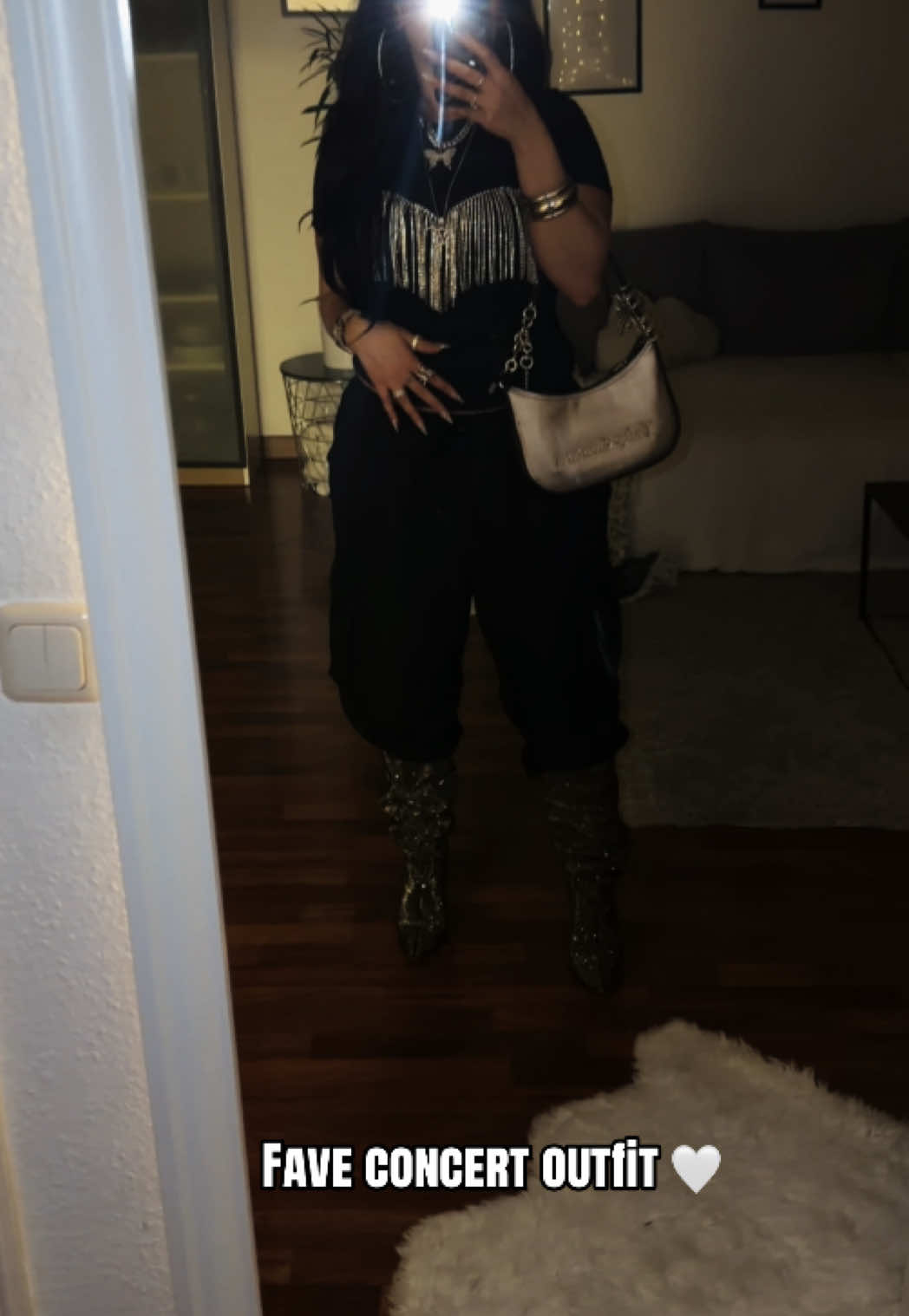 @bellaxlaila
