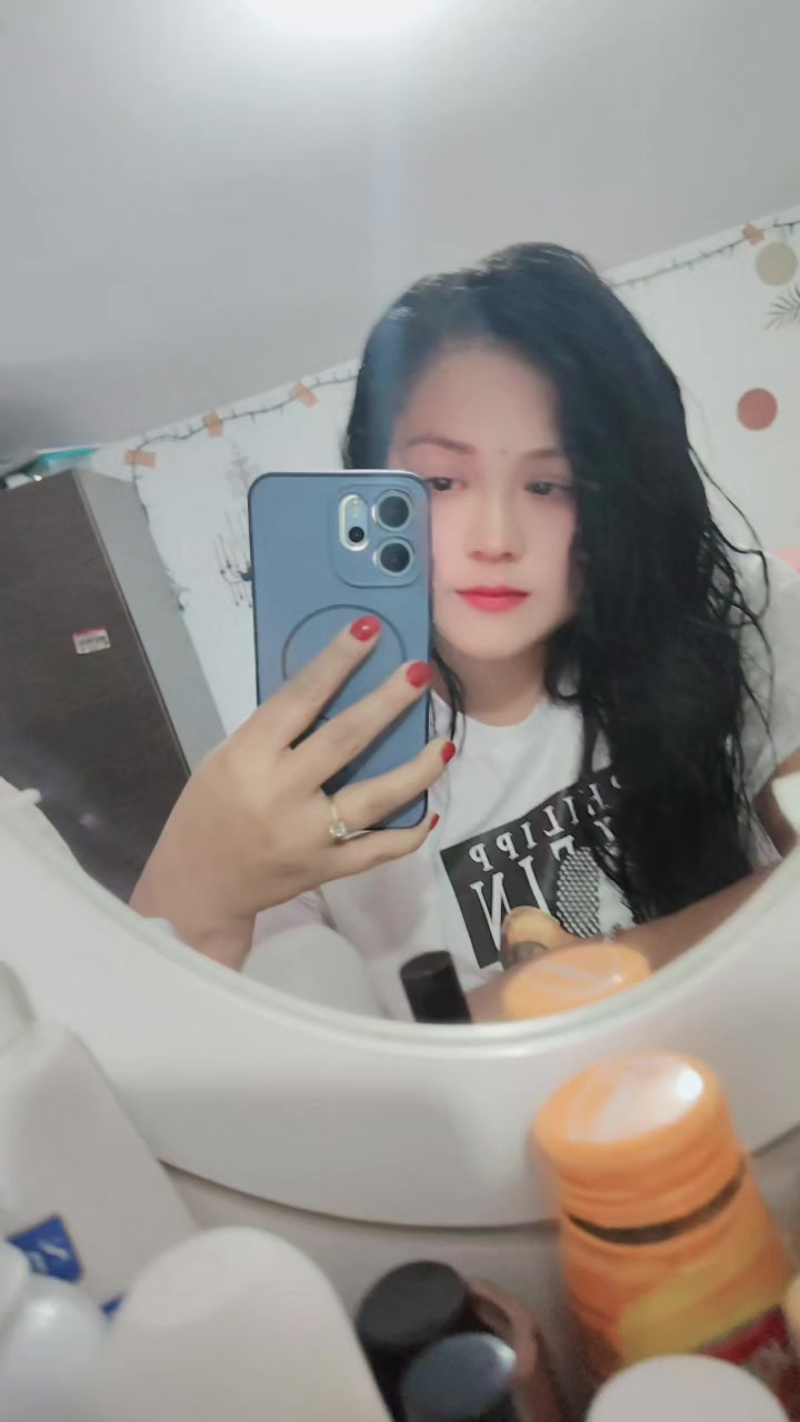 @Mimi🇨🇾🇳🇵