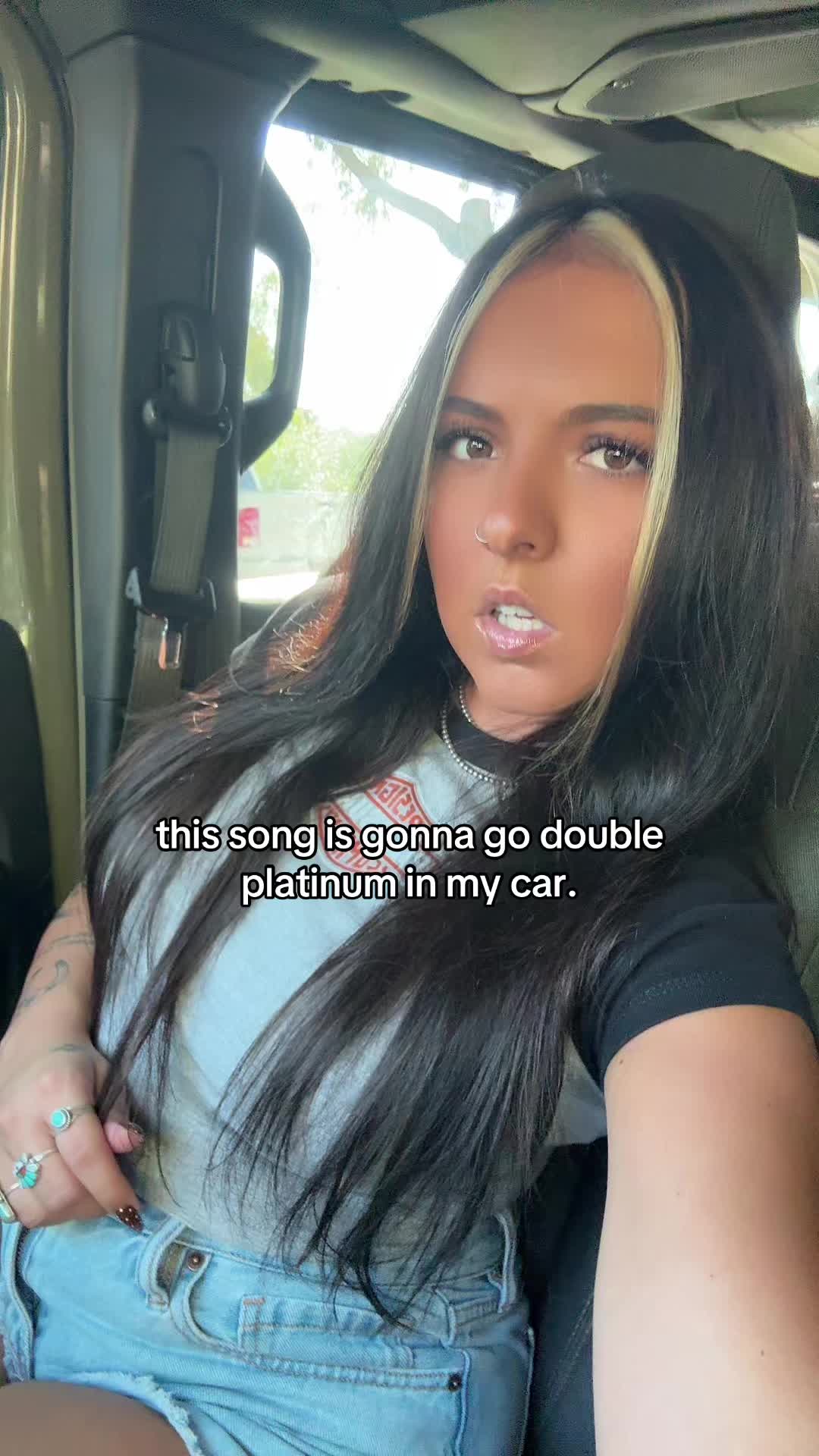 @pikivids_