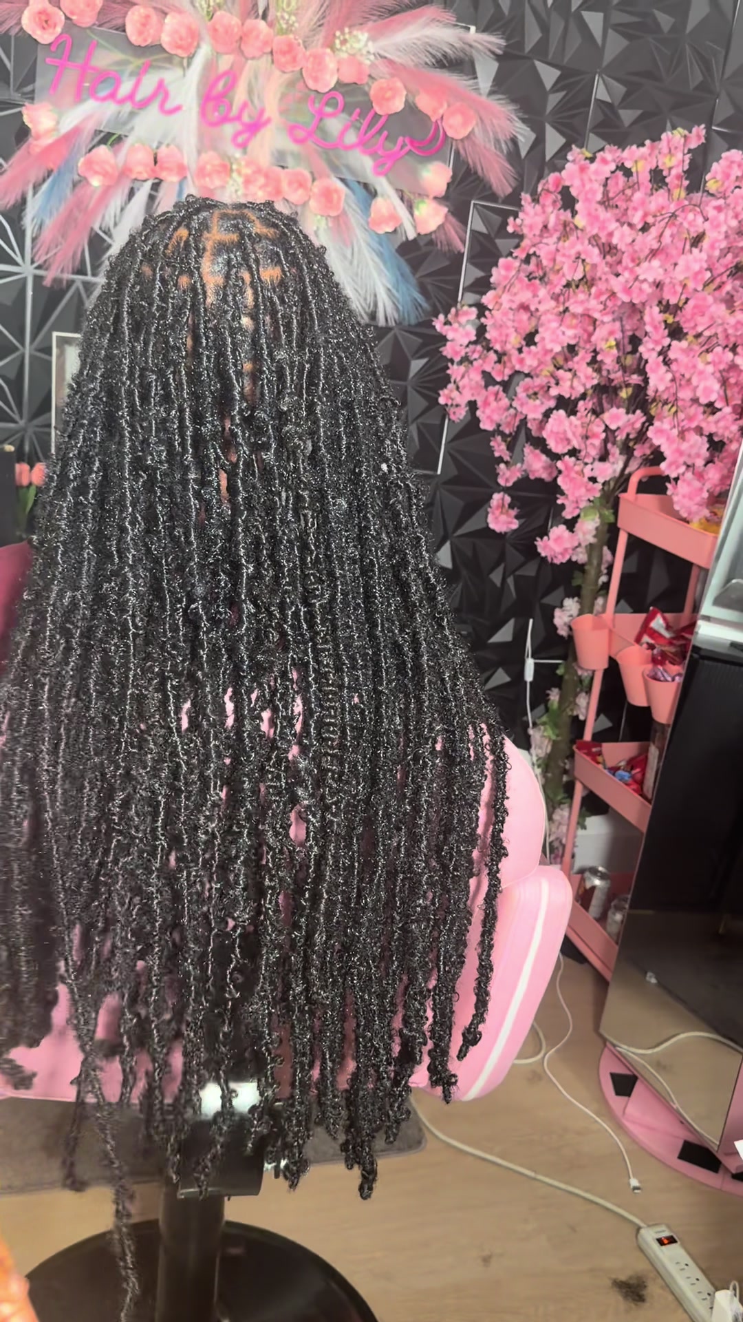 @Hairbylily Edmonton 🇨🇦
