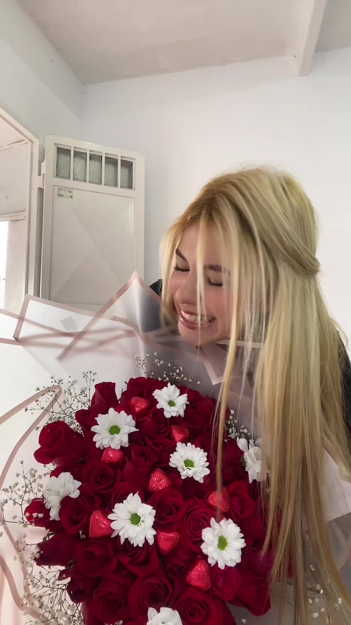 @𝒮ℴ𝒻𝒾𝒶 𝒫ℯ𝓇ℯ𝒾𝓇𝒶