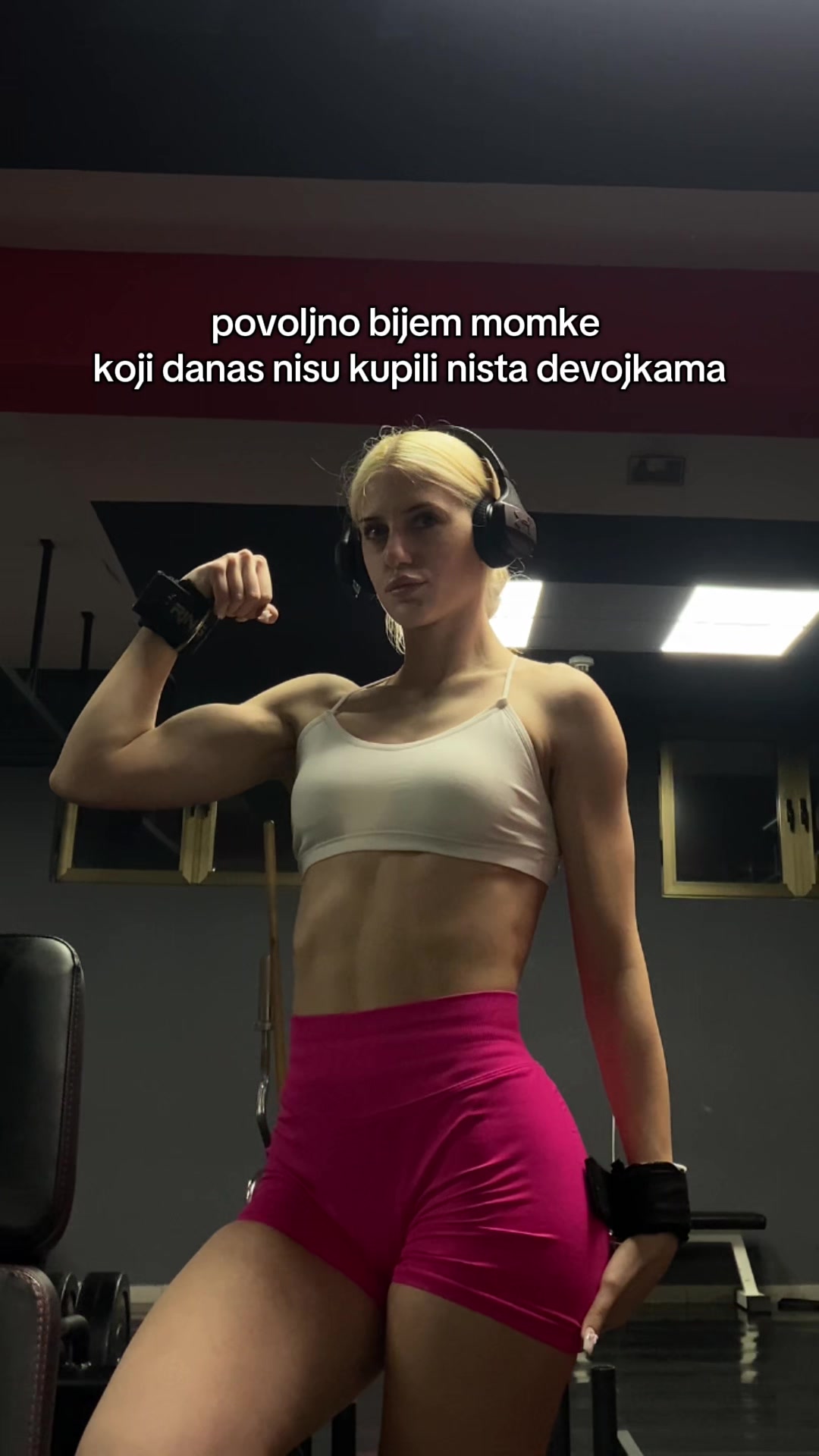 @LANA🦈