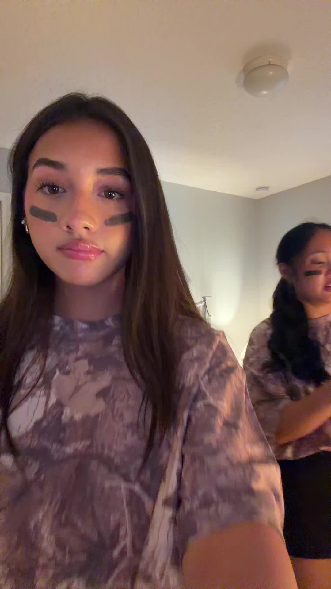 @joellysssss