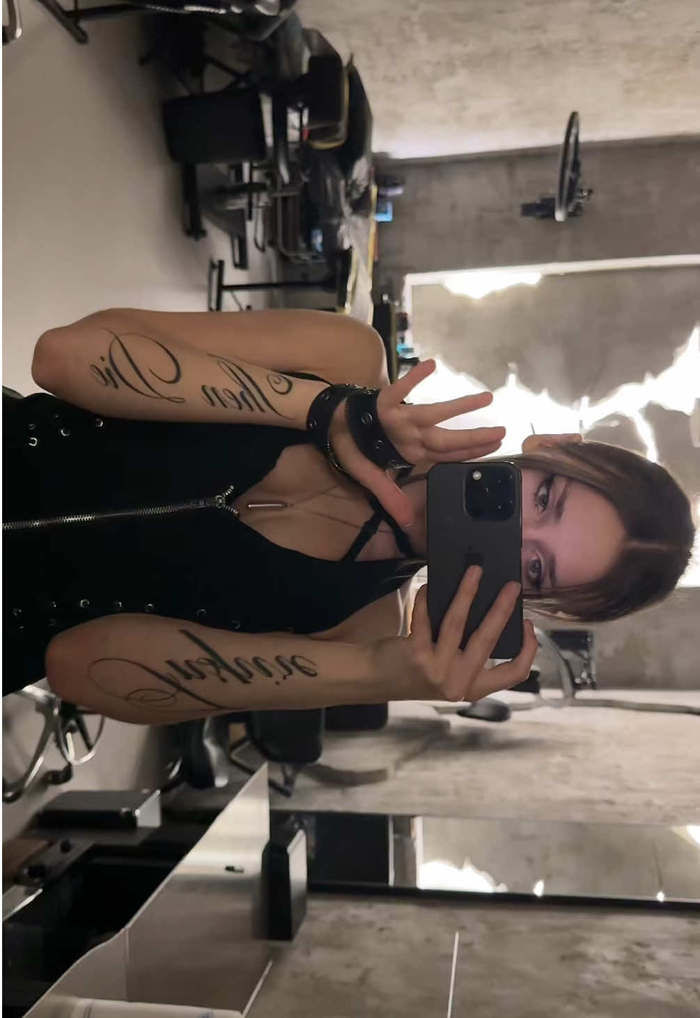@🕊