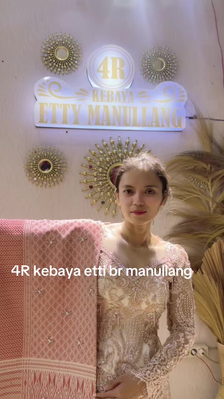 @Etti Br Manullang4rkebaya