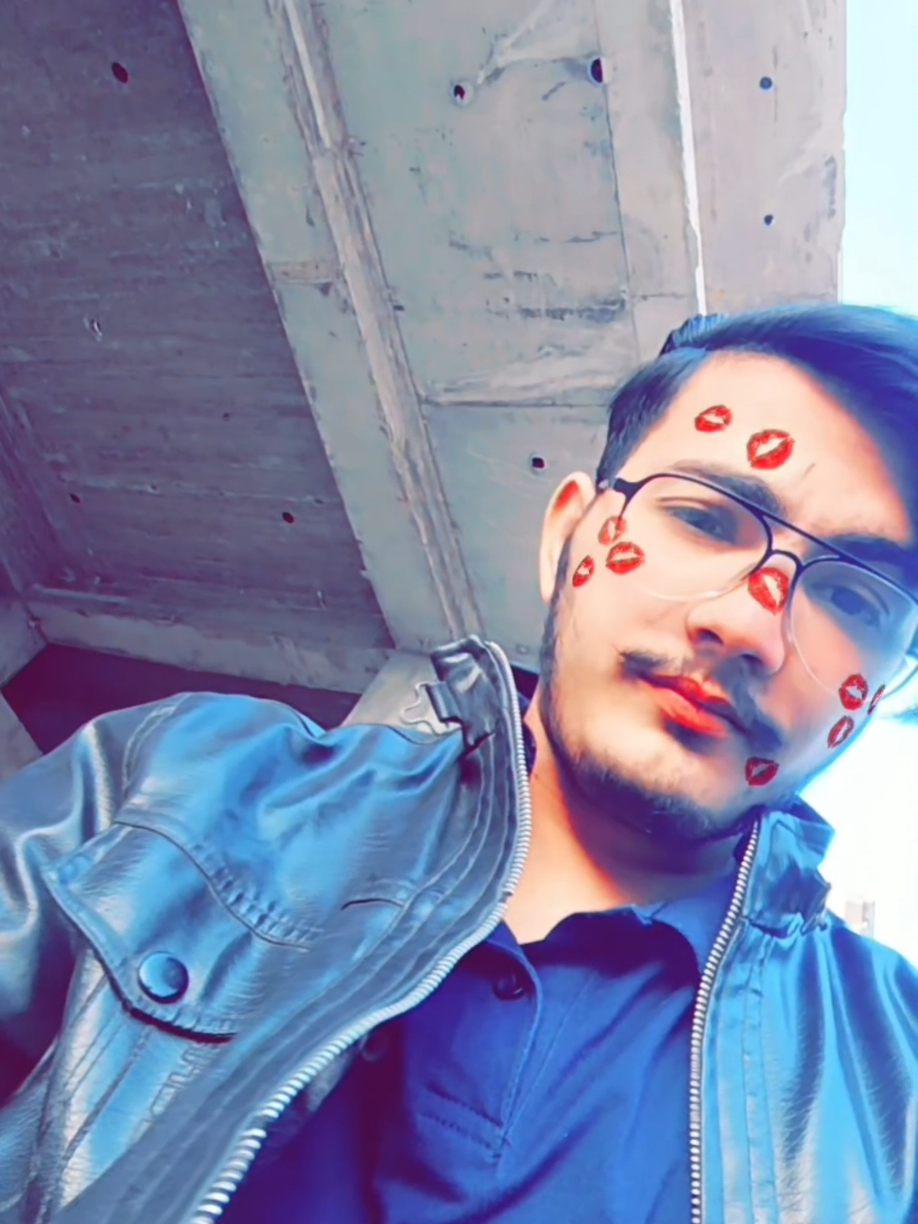 @Yøūñîš Pãthåñ ————-💔————-