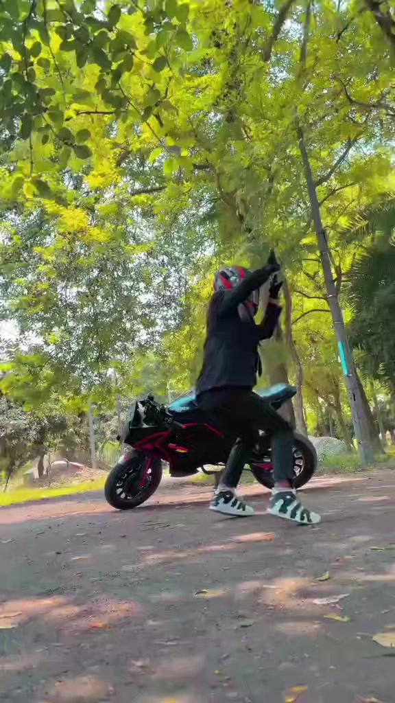 @𝙝𝙚𝙡𝙢𝙚𝙩𝙙𝙞𝙣𝙚𝙮𝙖🇰🇷