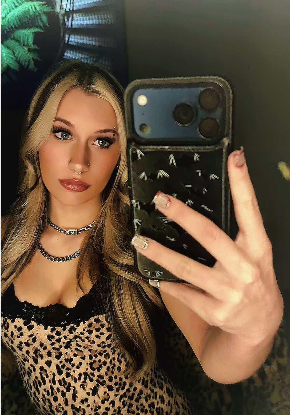 @𝒷𝑒𝓃𝓉𝓁𝑒𝓎 𝑔𝓇𝒶𝓎🧛🏻&zwj;♀️