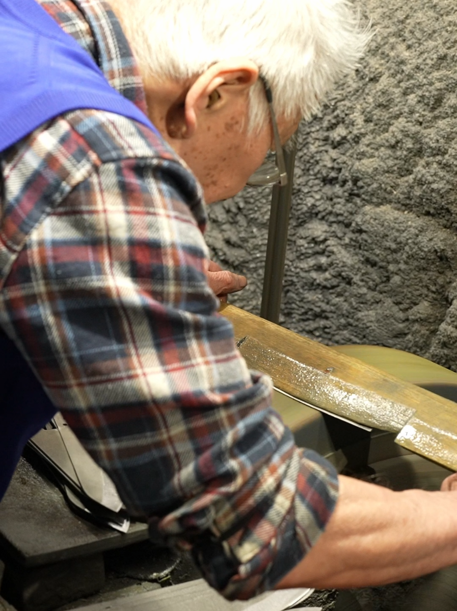 @Knifewear