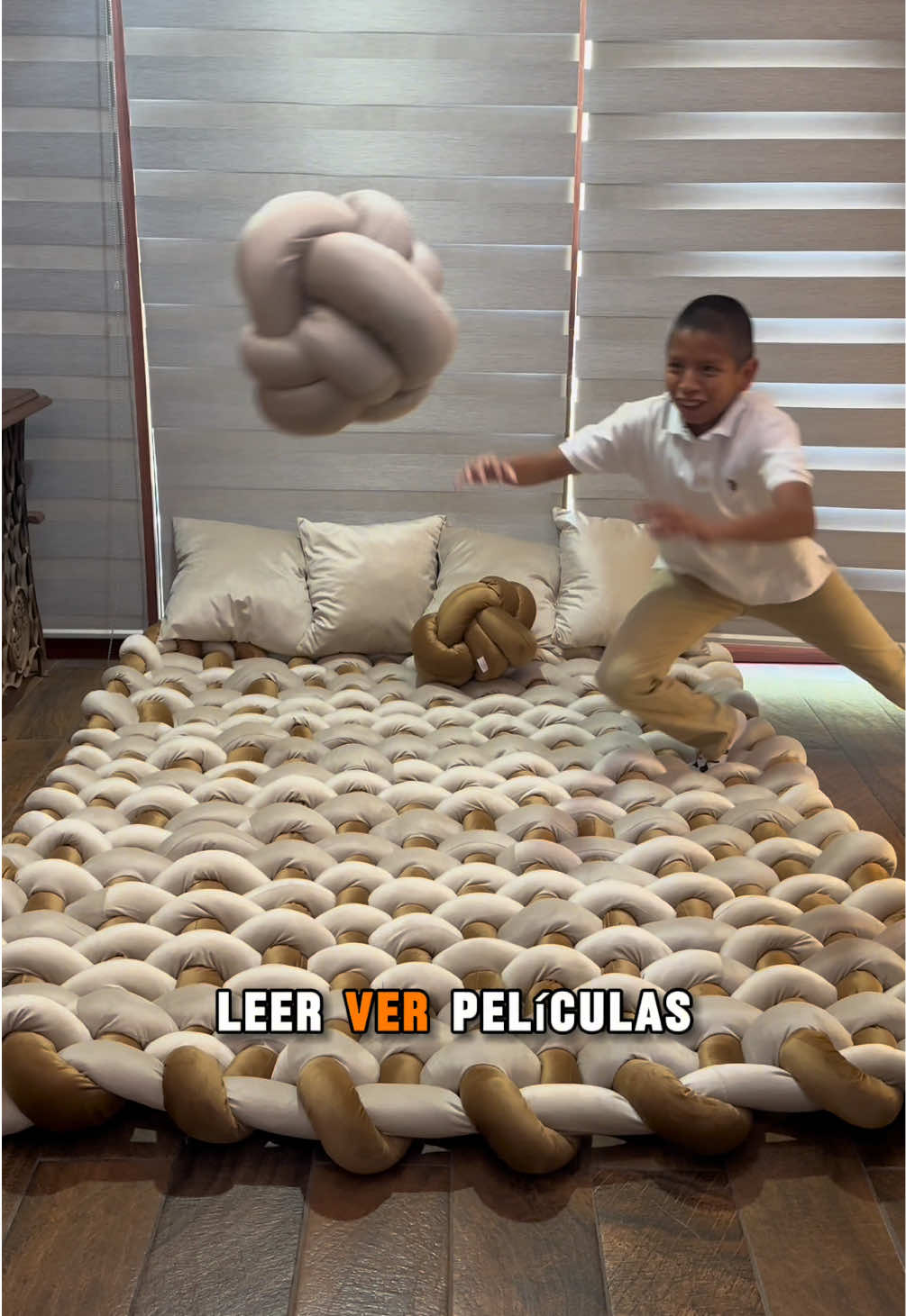 @Entrenudos