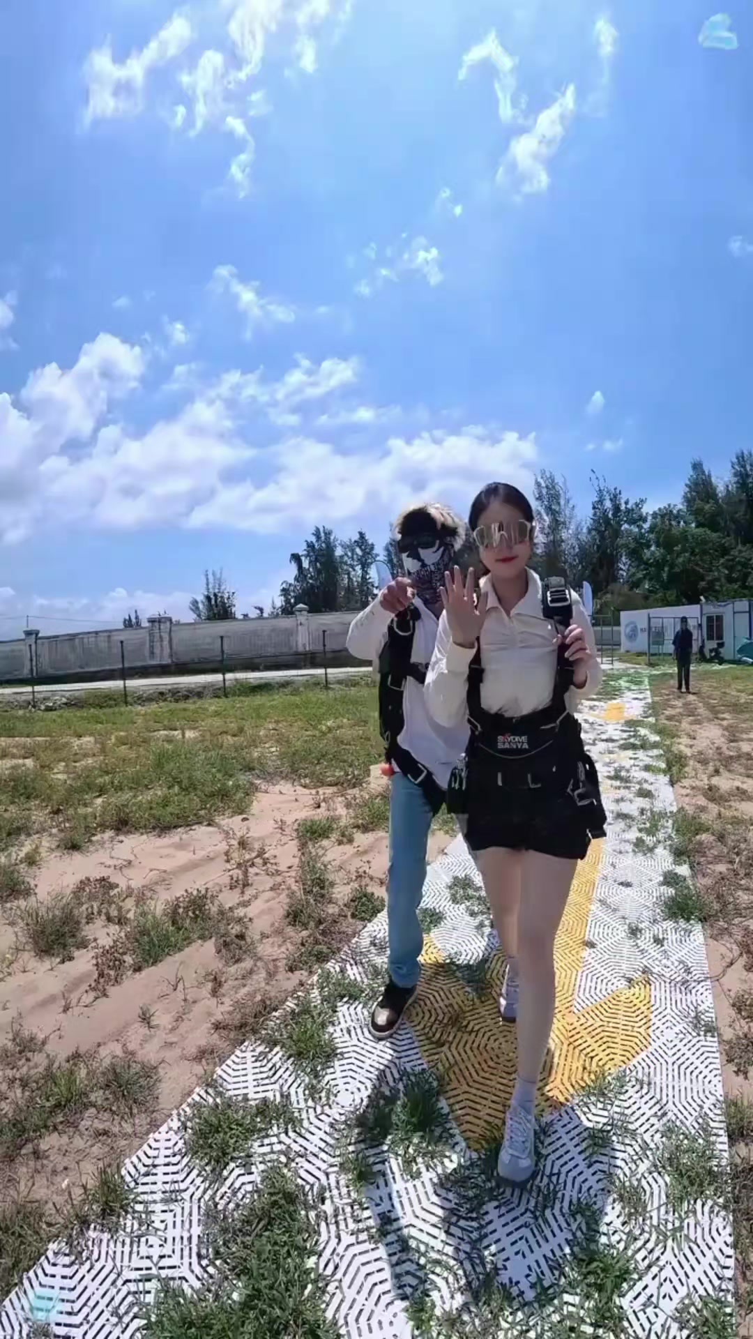 @onlyfanskydiving