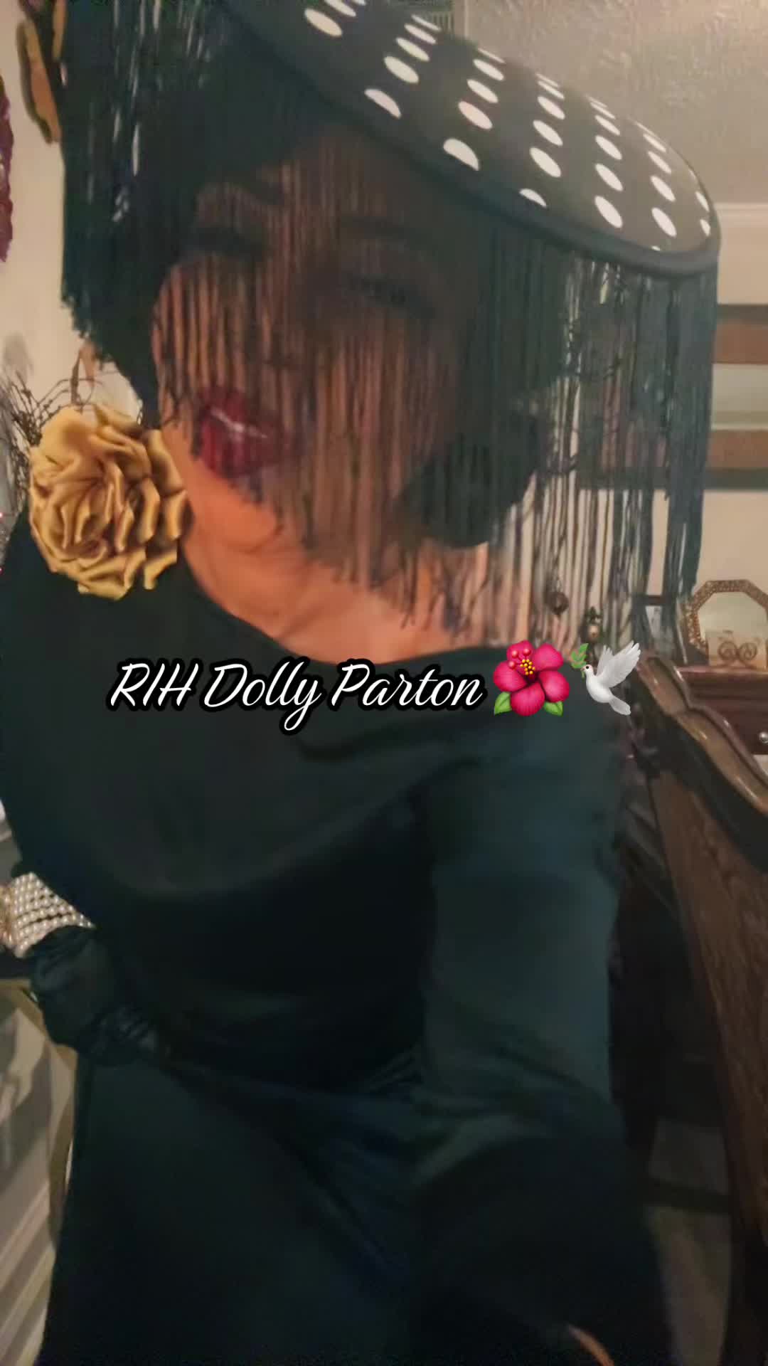 @TheVintageBelle
