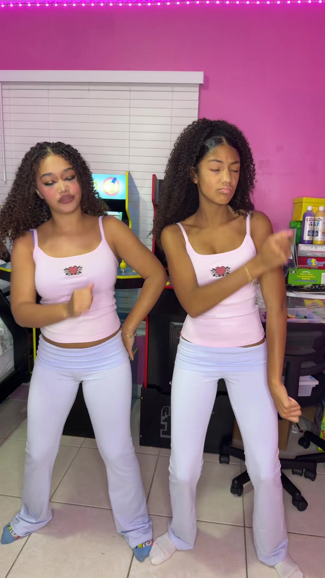 @DemDaddysGirls4