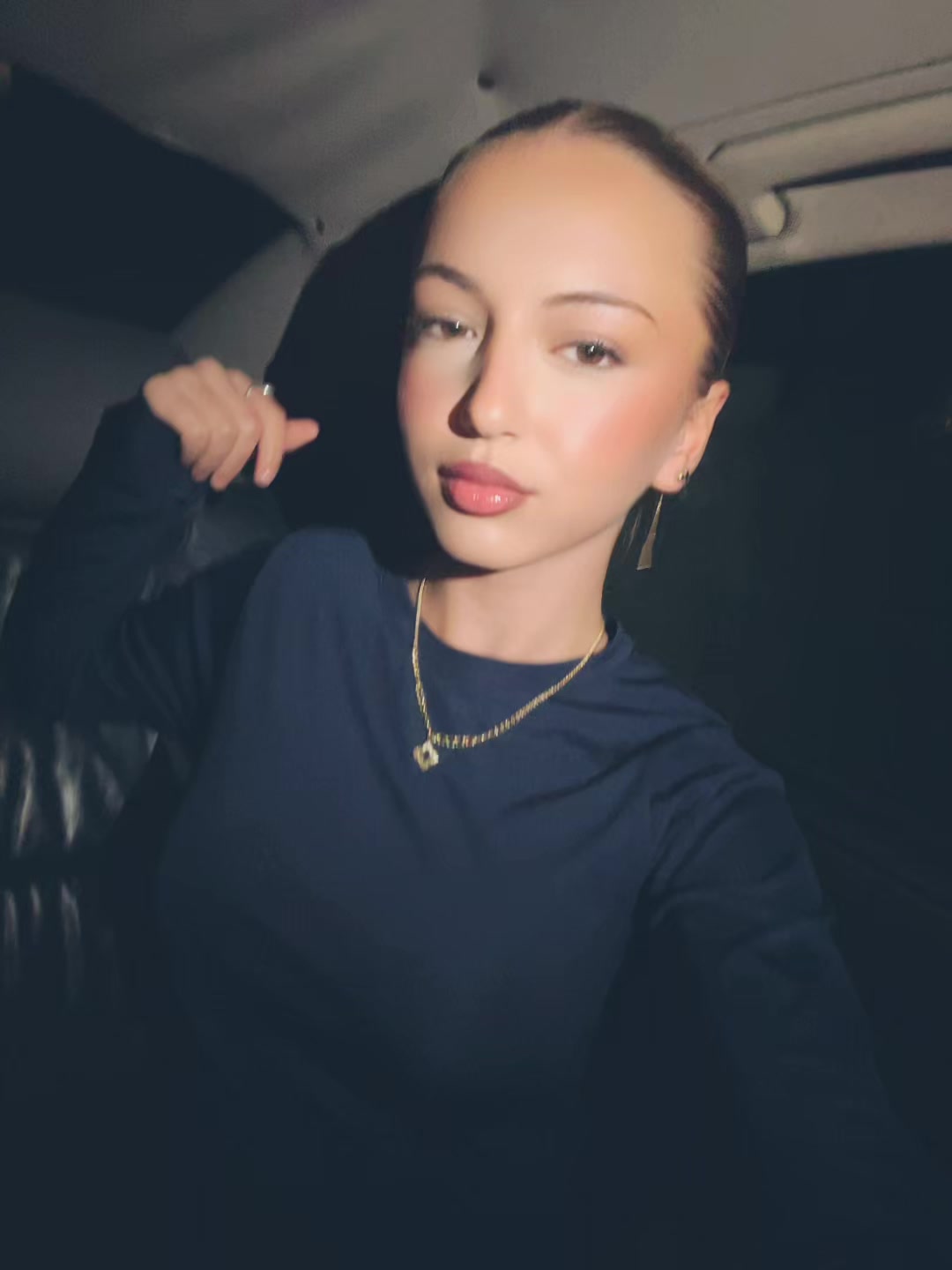 @𝐃𝐨𝐫𝐞𝐧𝐭𝐢𝐧𝐚 💕