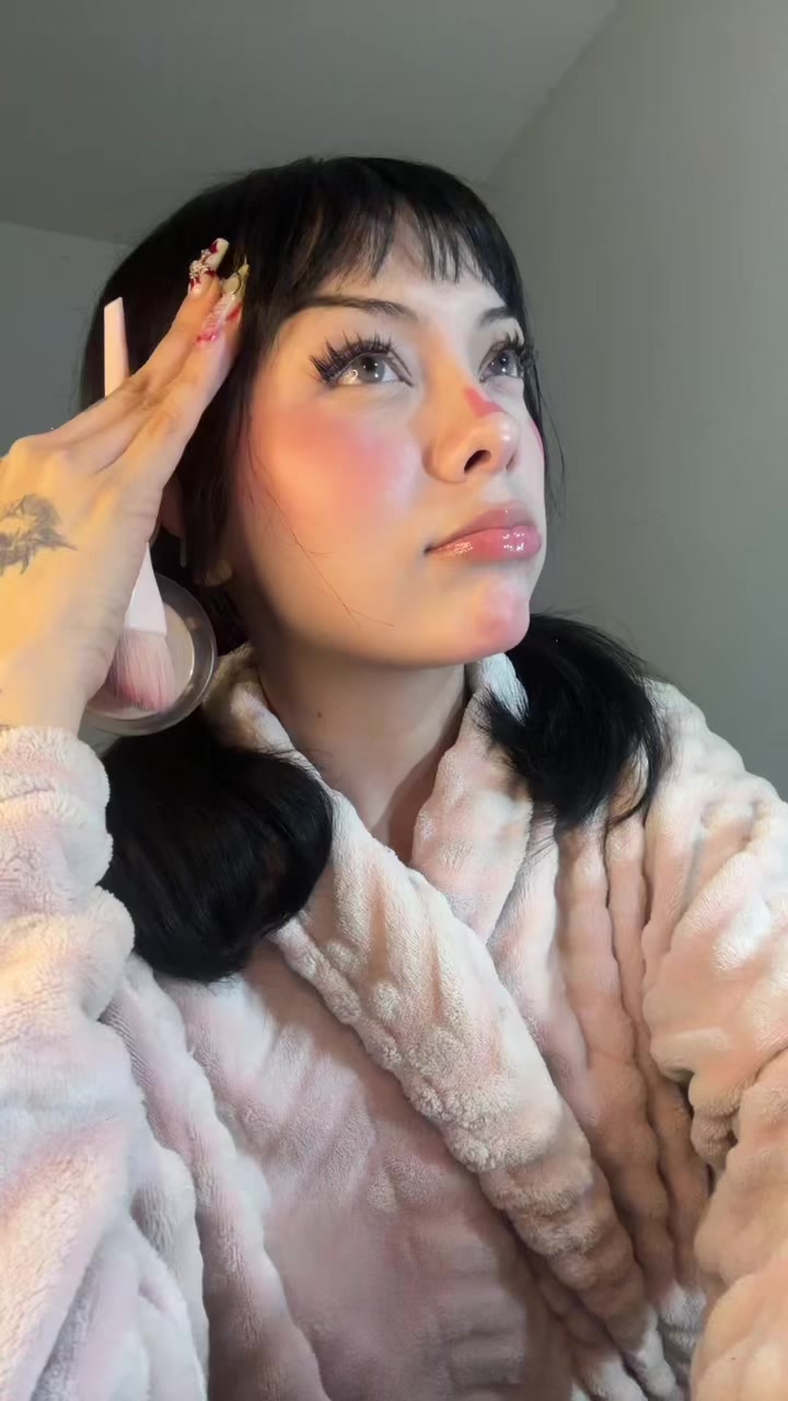 @SkinnyGhostiee🧛🏻&zwj;♀️