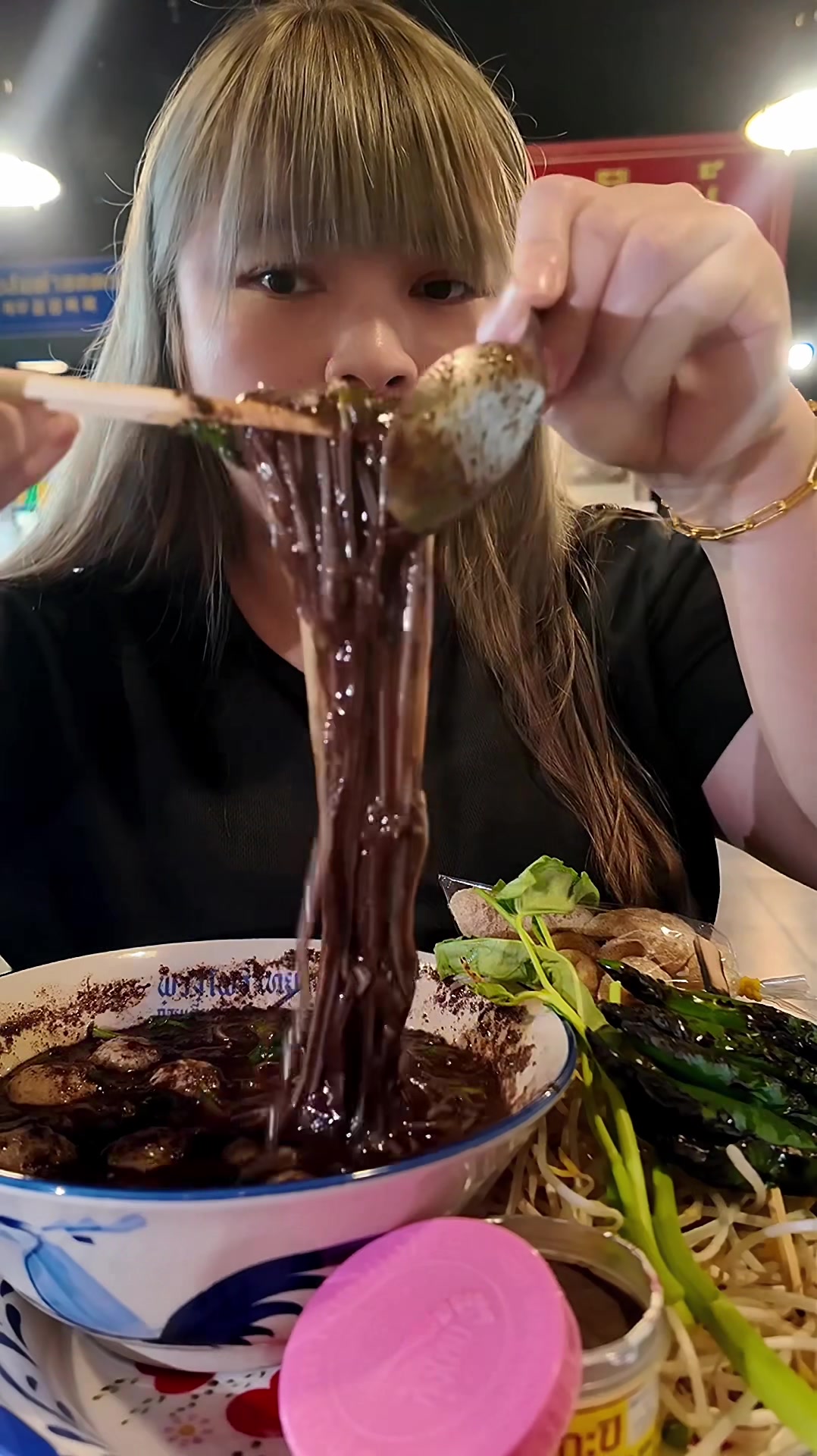 @แวว(คนที่ทำก๋วยเตี๋ยวข้นๆ)