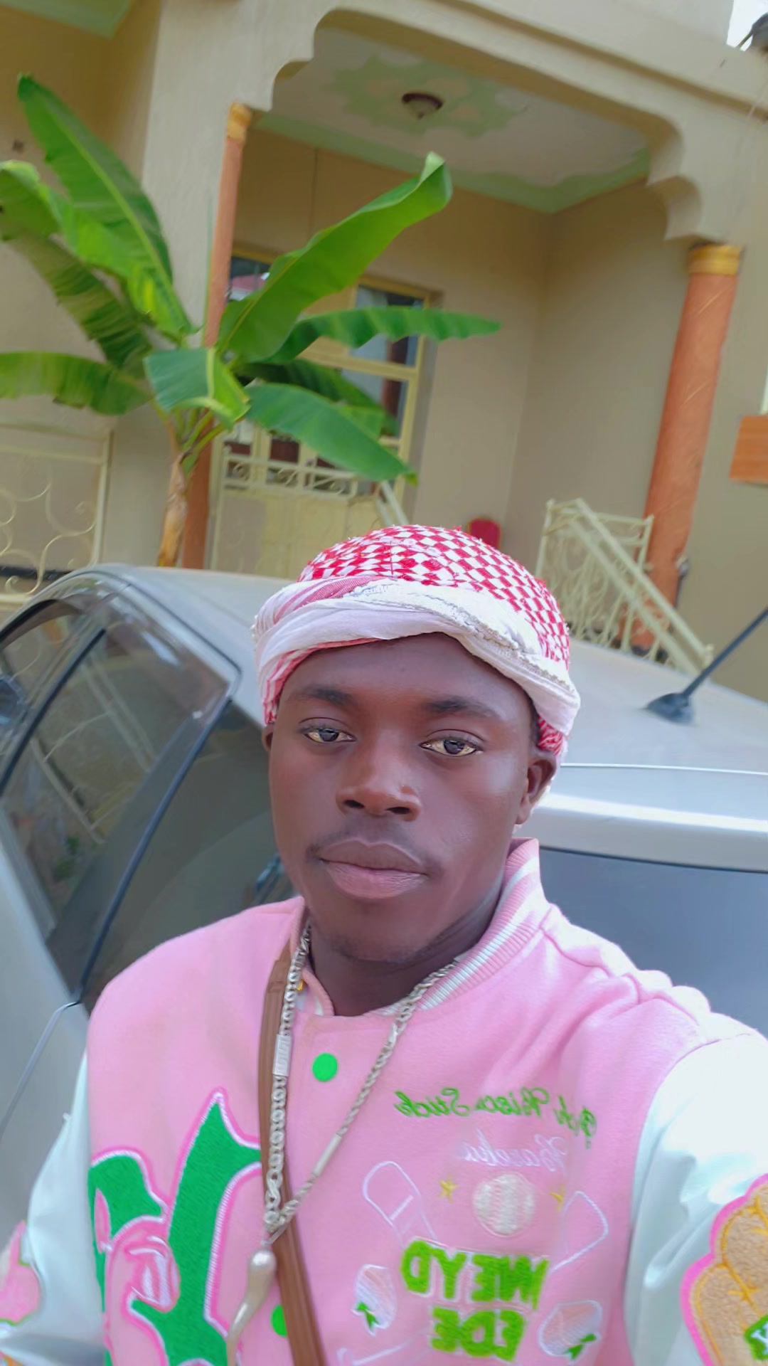 @Young man officiel
