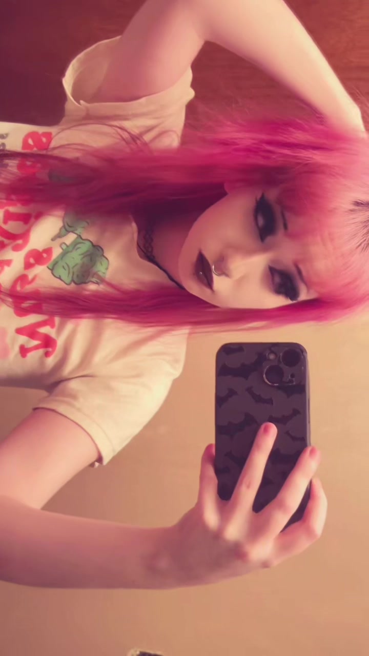 @<3