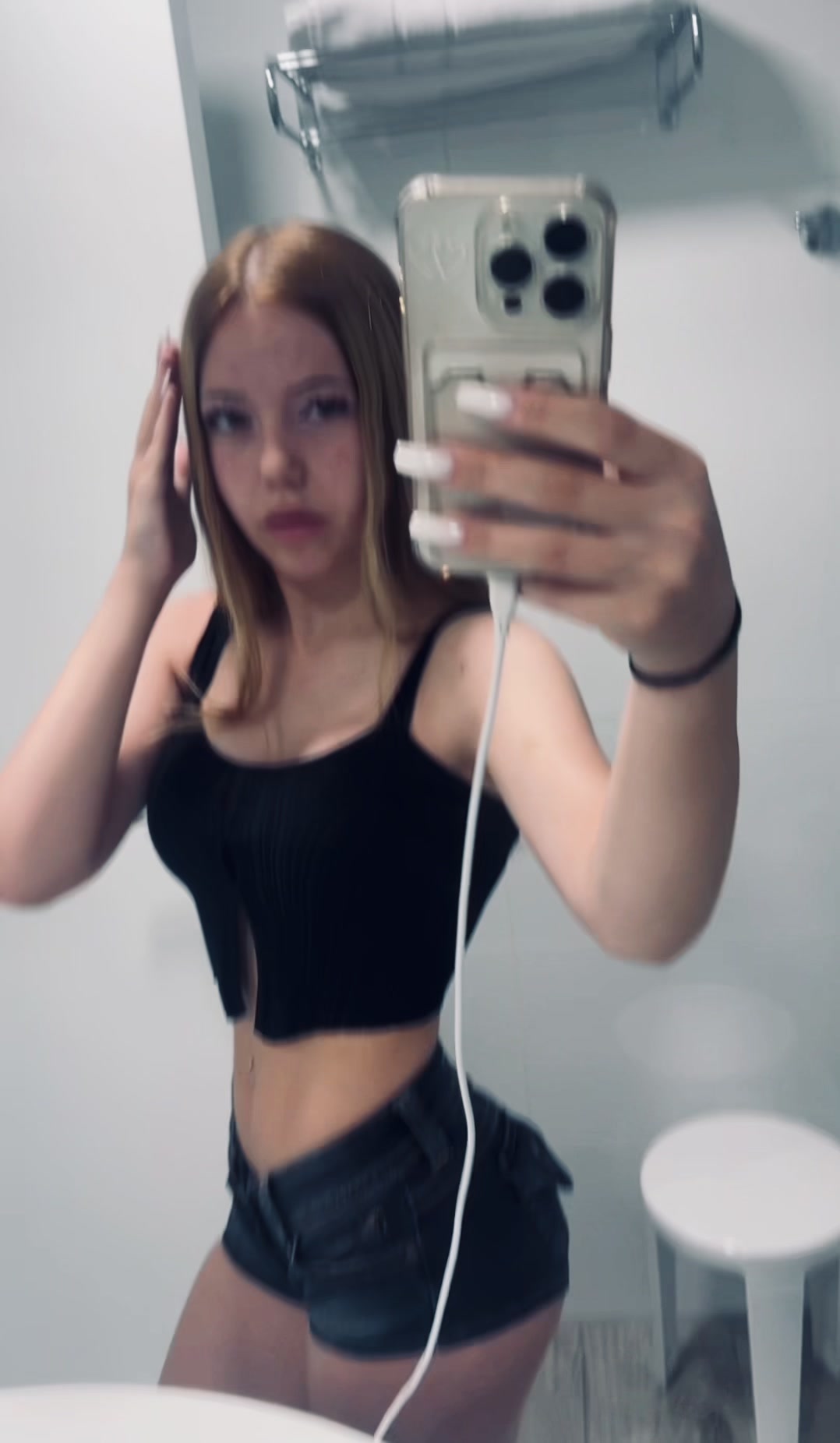 @user1364749252
