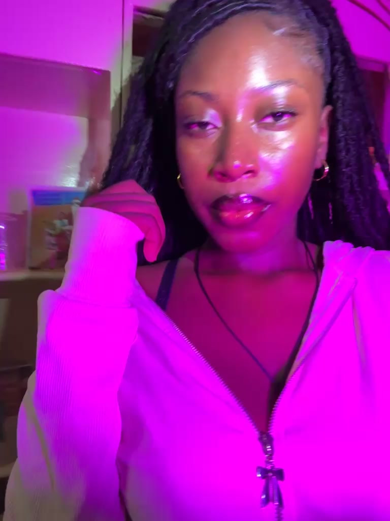 @𝒦𝓎𝓃𝓈𝒾ℯ~𝐈𝐧𝐢𝐞𝐬𝐭𝐚👑🫦