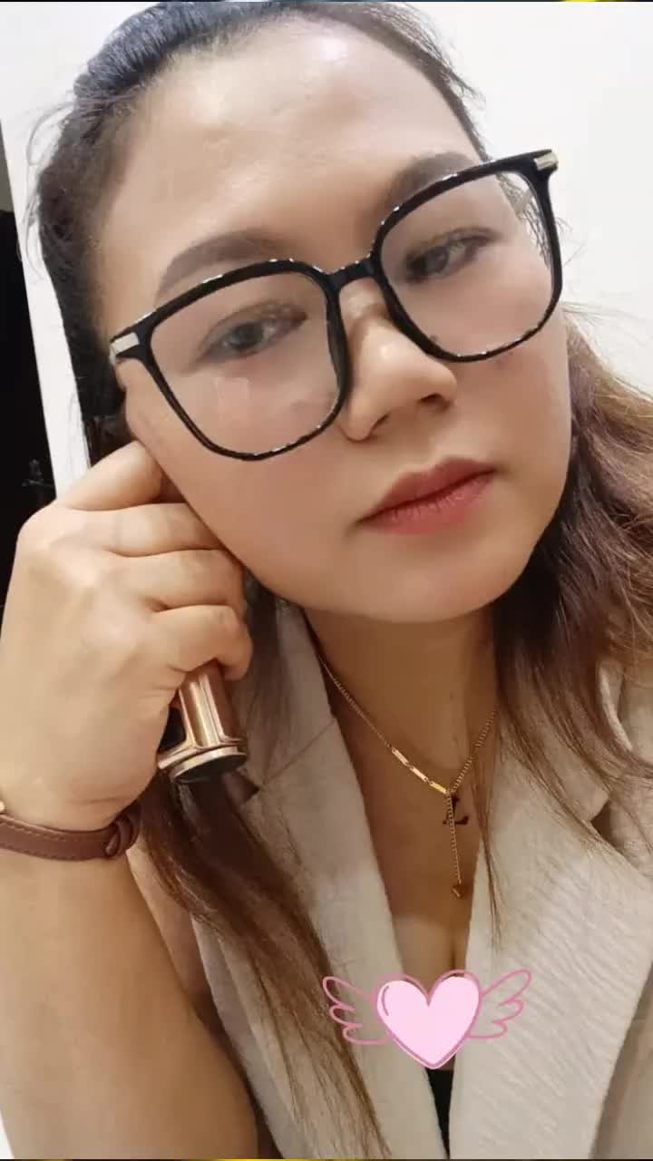 @Queena