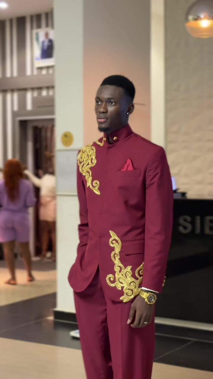@KING OF COMPOSURE🤴