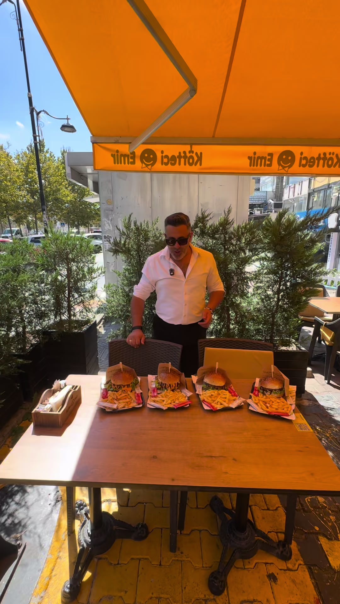 @KÖFTECİ EMİR & EMİR BURGER