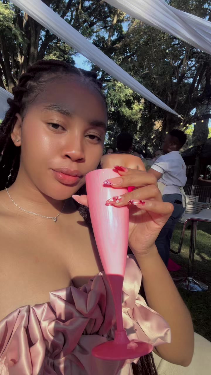 @Lelomo  ✨🌬️🇿🇦