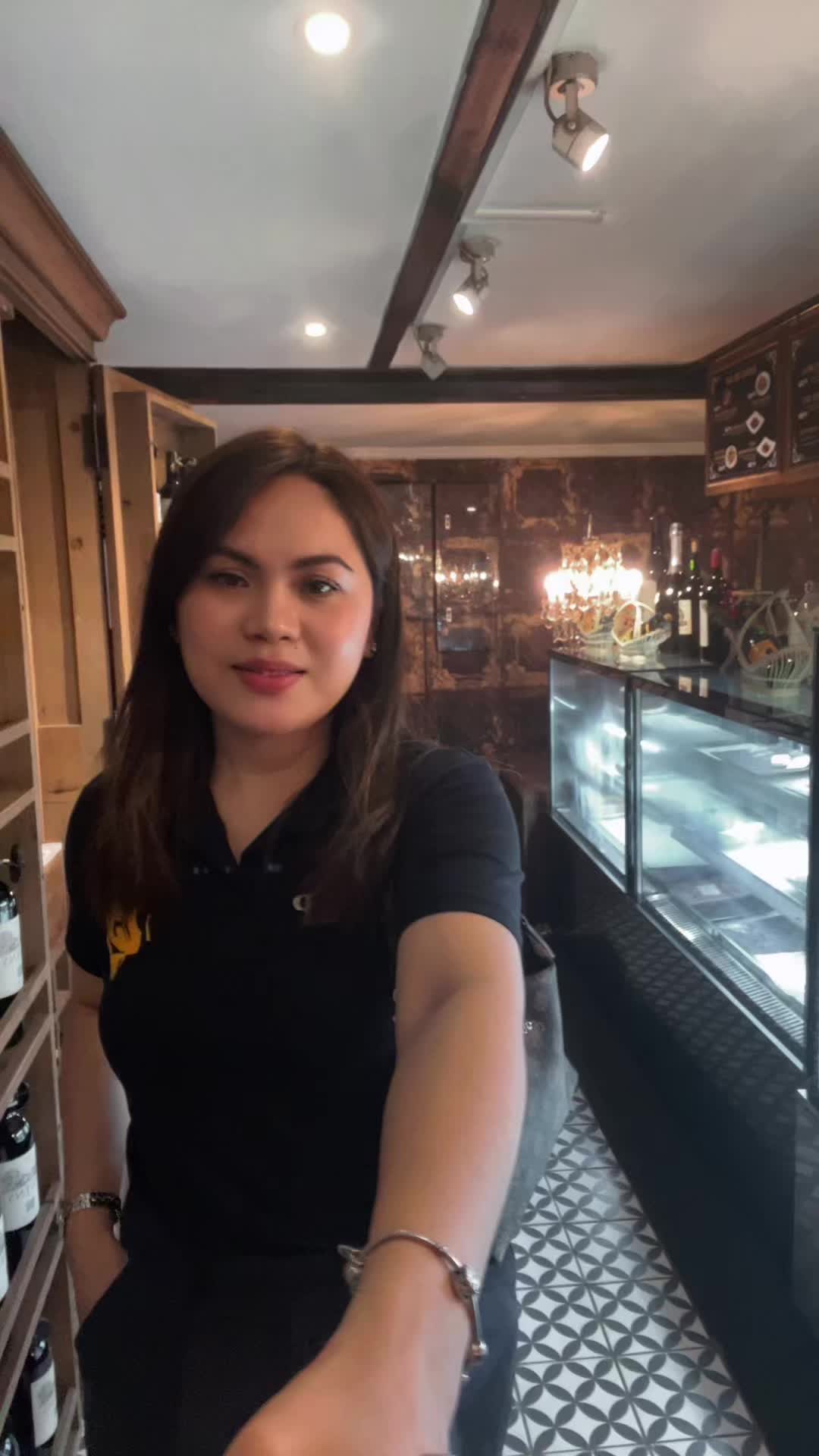 @Gladys Viranda