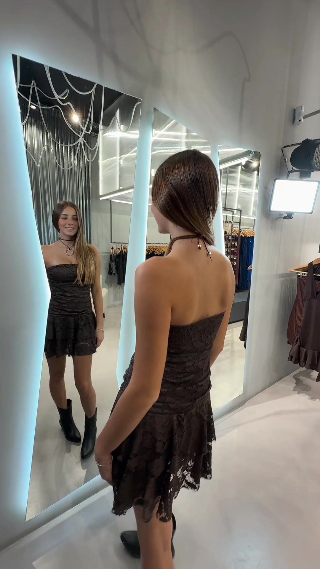 @AV