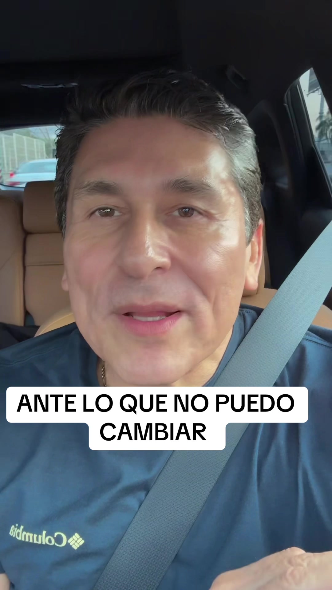 @César Lozano