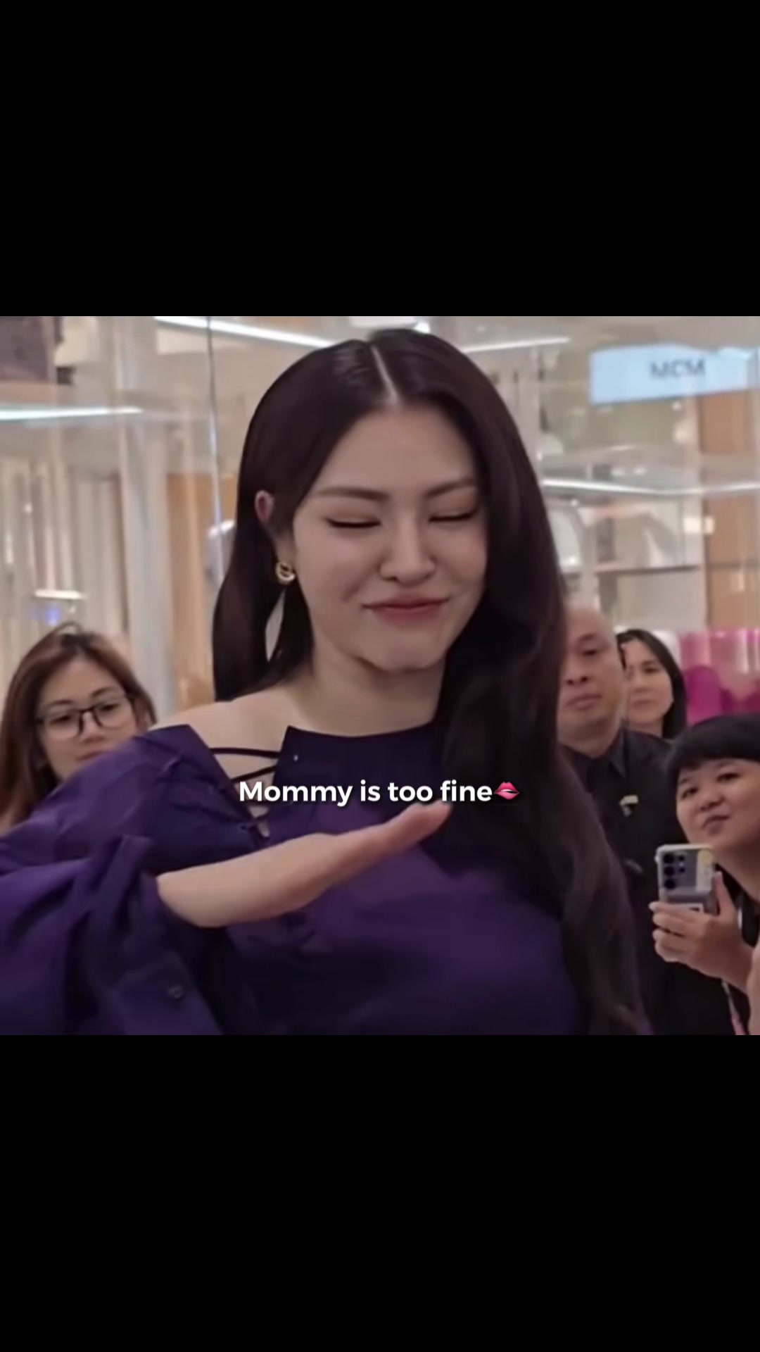@𝙢𝙮 𝙬𝙤𝙢𝙖𝙣