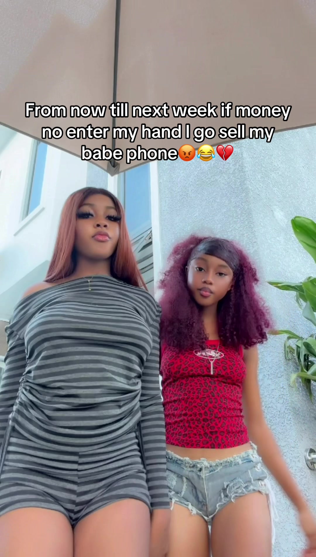 @Ella🖤