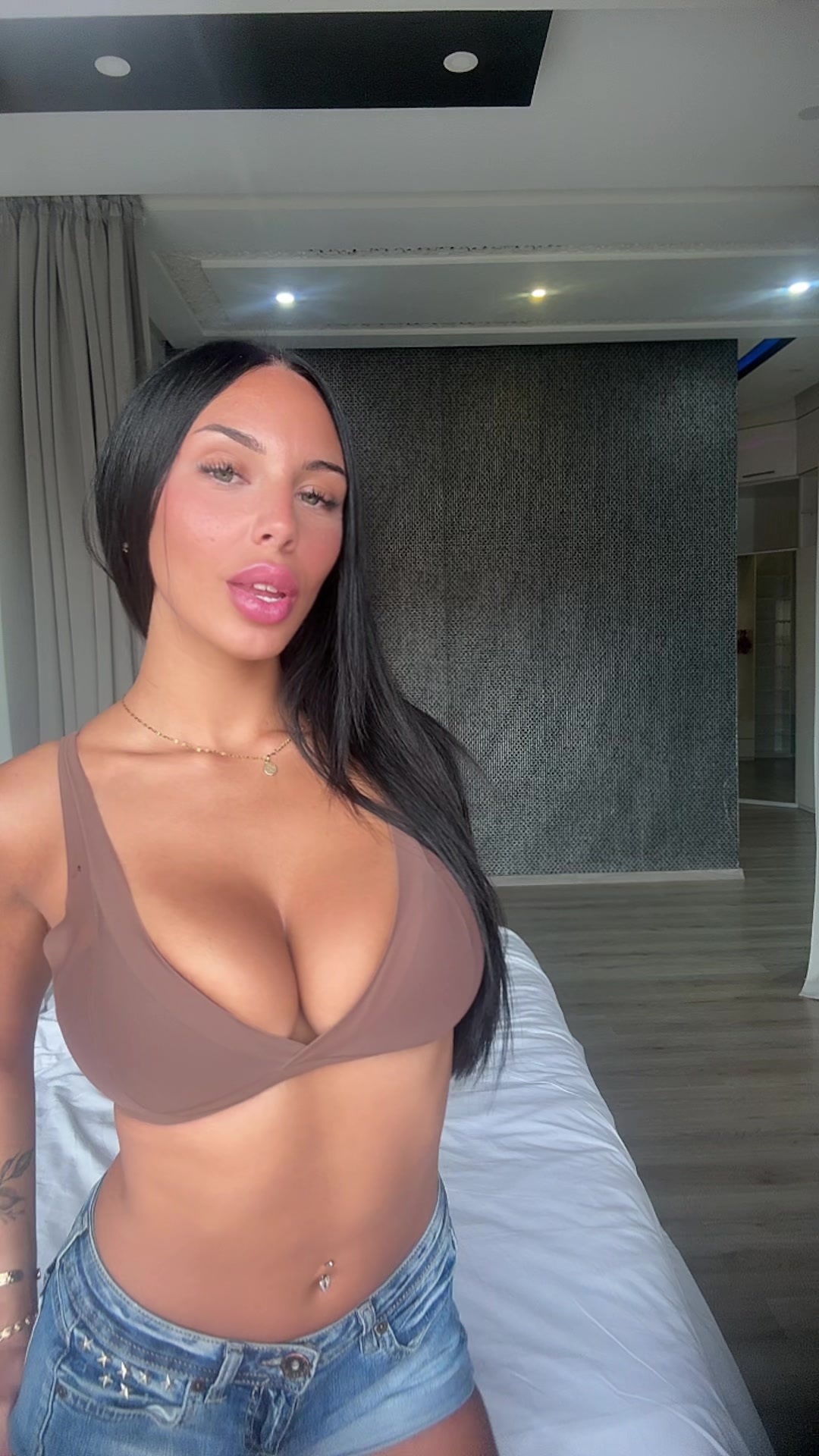 @MIRIANA