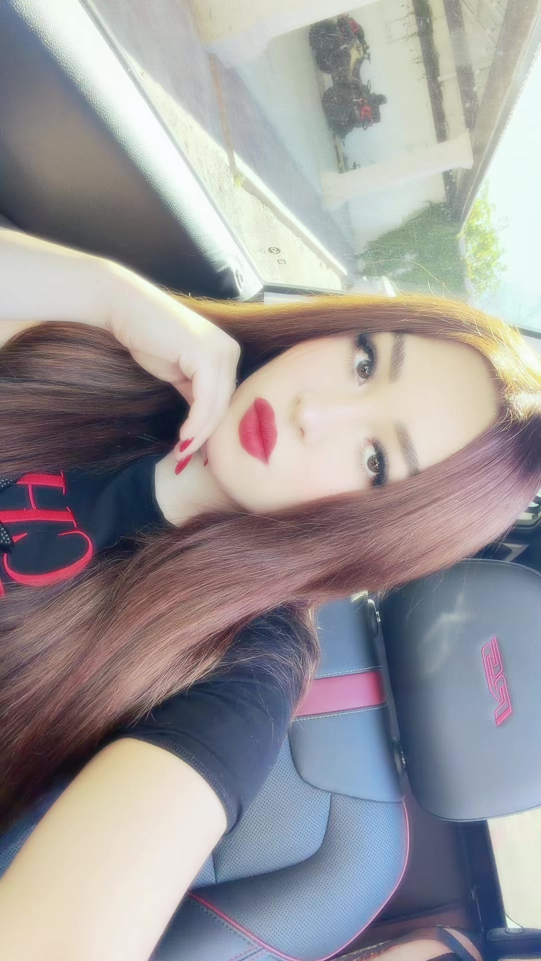 @✰