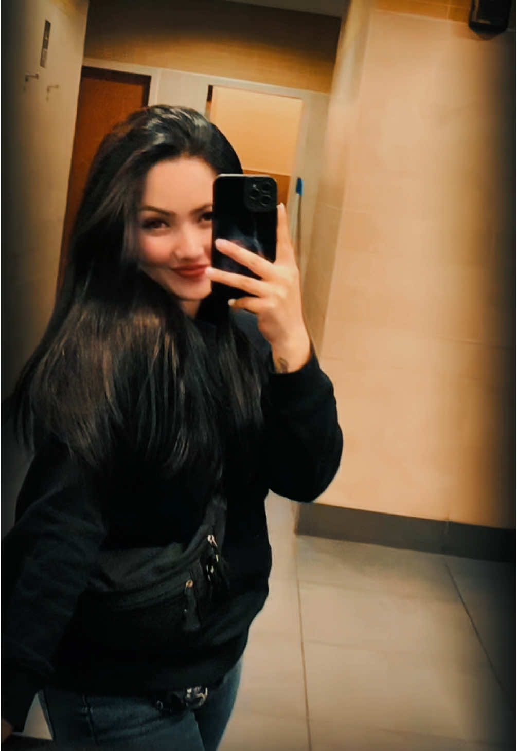 @👑 𝐙𝐨𝐲𝐞𝐥 𝐂𝐥𝐚𝐫𝐚 👑