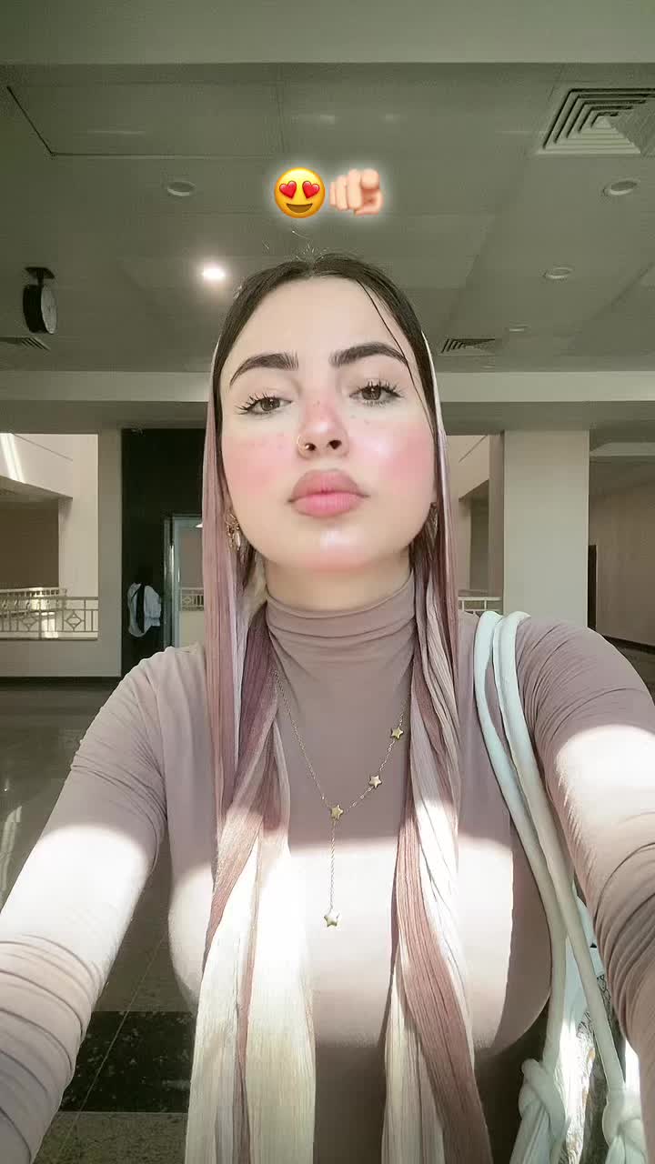 @FARAH🕊️