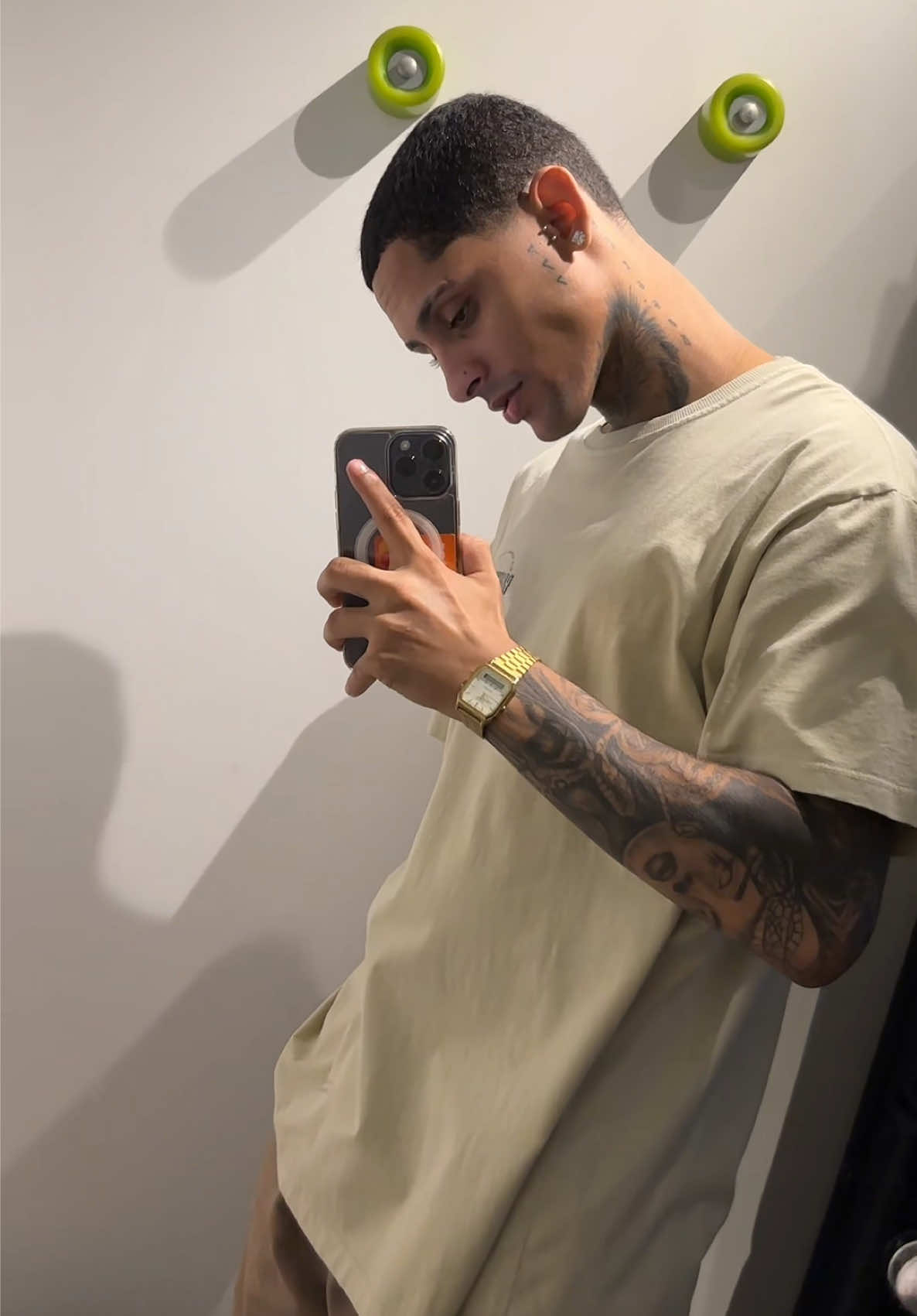 @👑