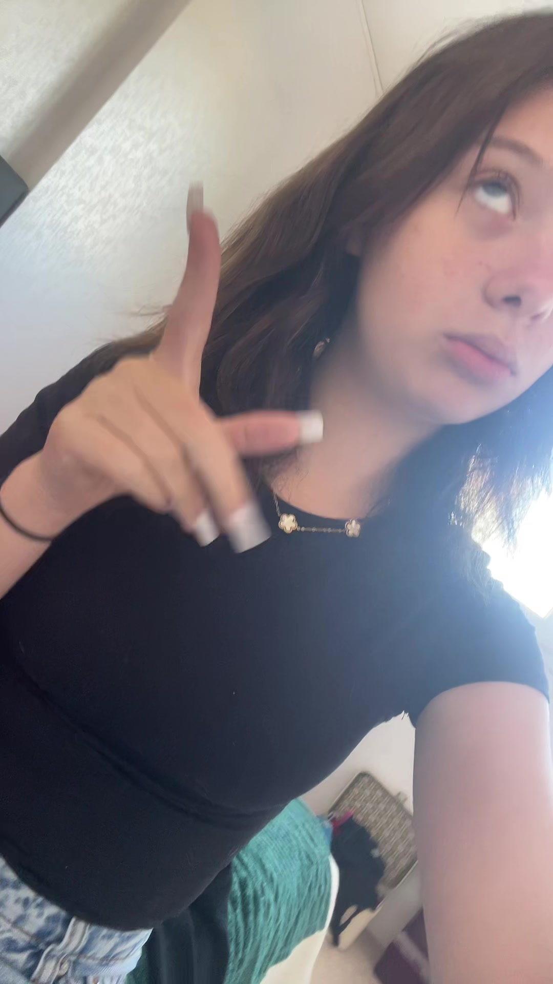 @𝐋𝐮𝐝𝐲𝐯𝐢𝐧𝐞