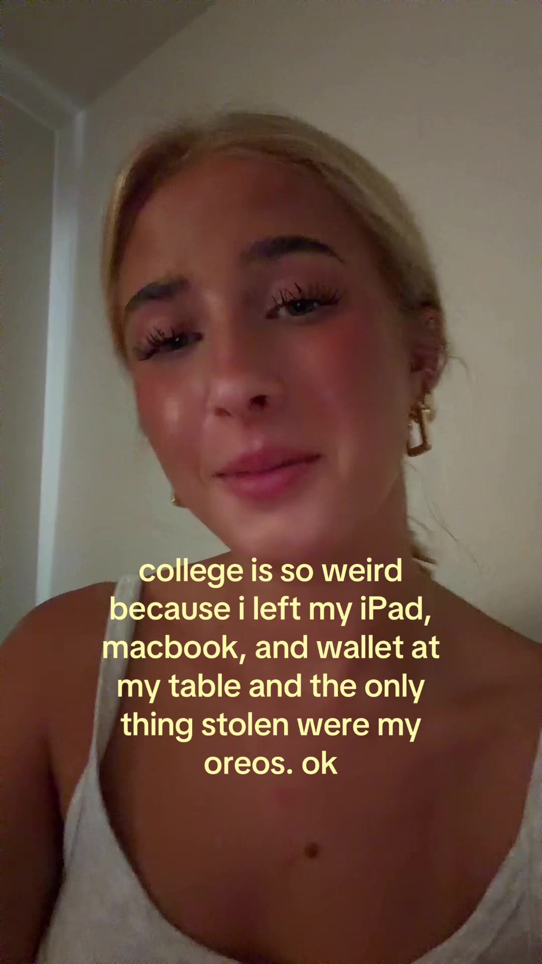 @theelliebarker