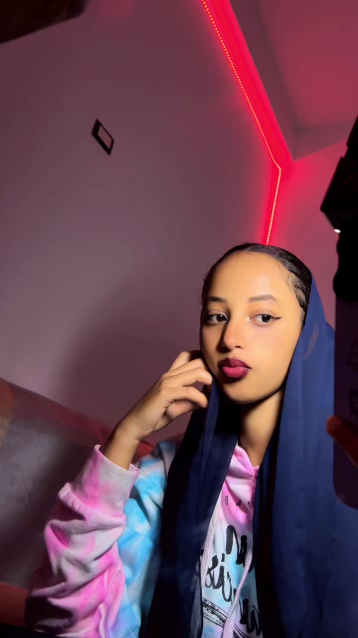 @𝕤𝕦 🌳🌸