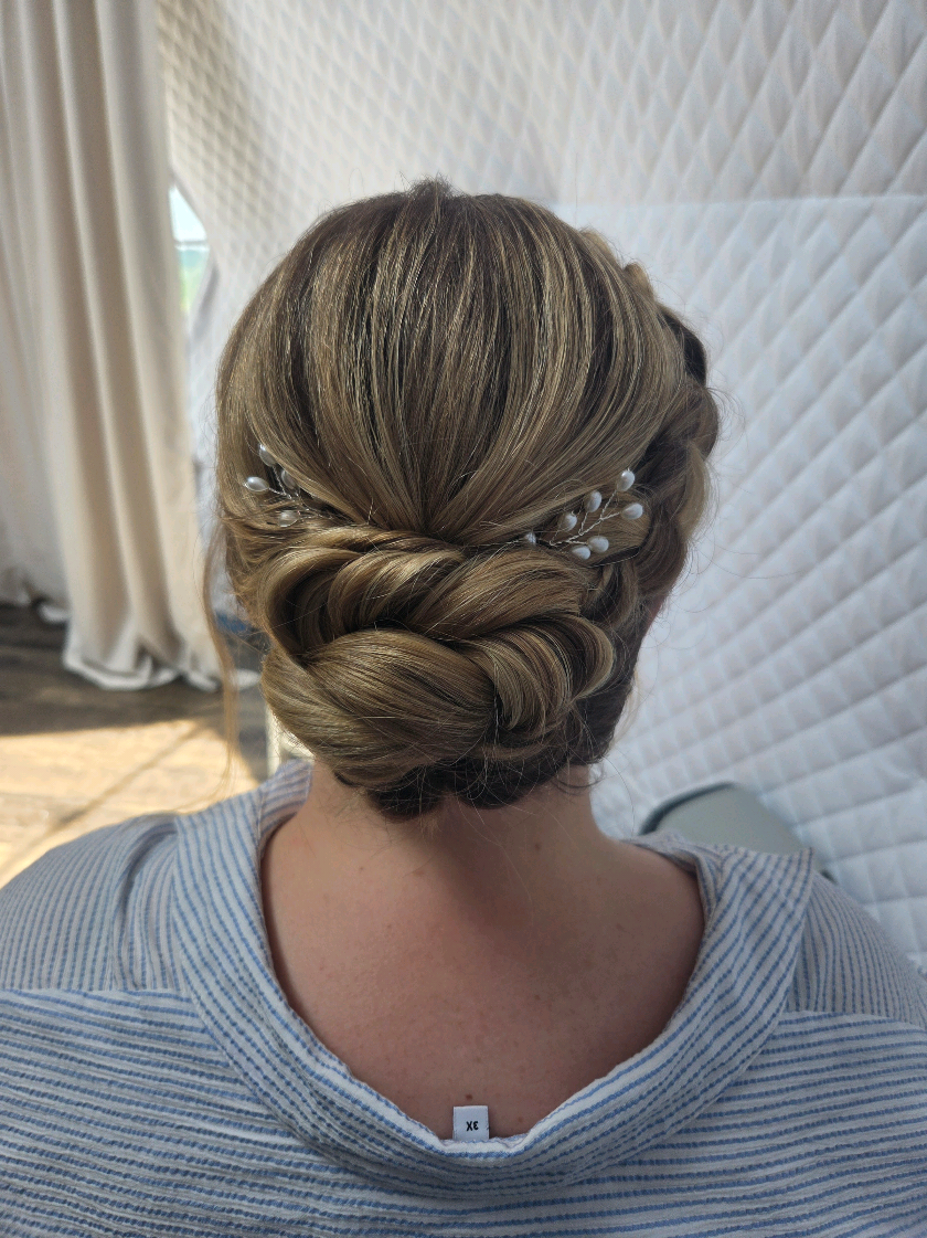 @Kirby ✨️ bridal hairstylist