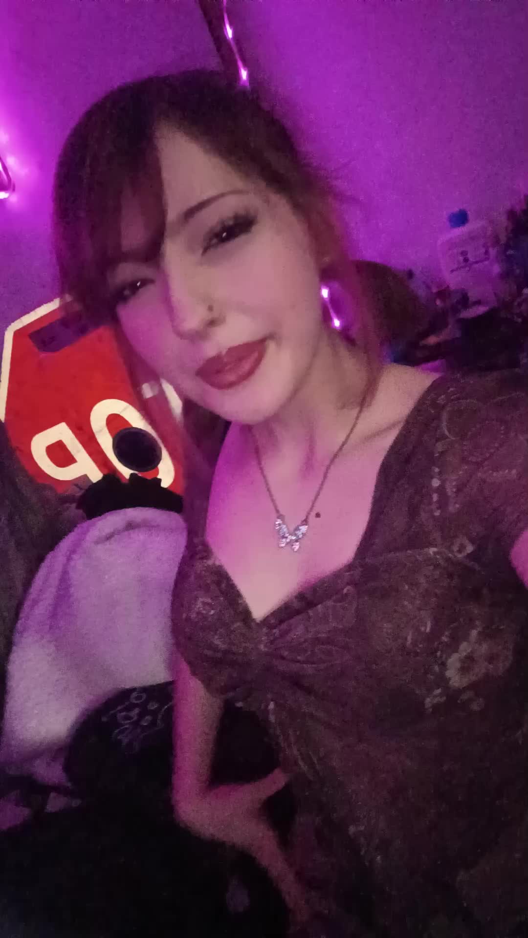 @whosthisdeva!