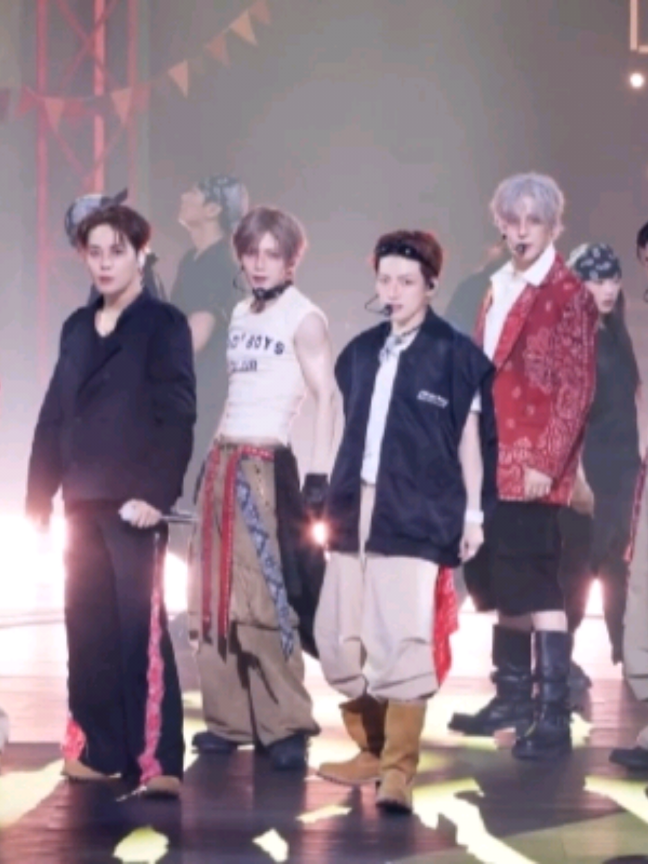 @kari 🕸️ | fancams!