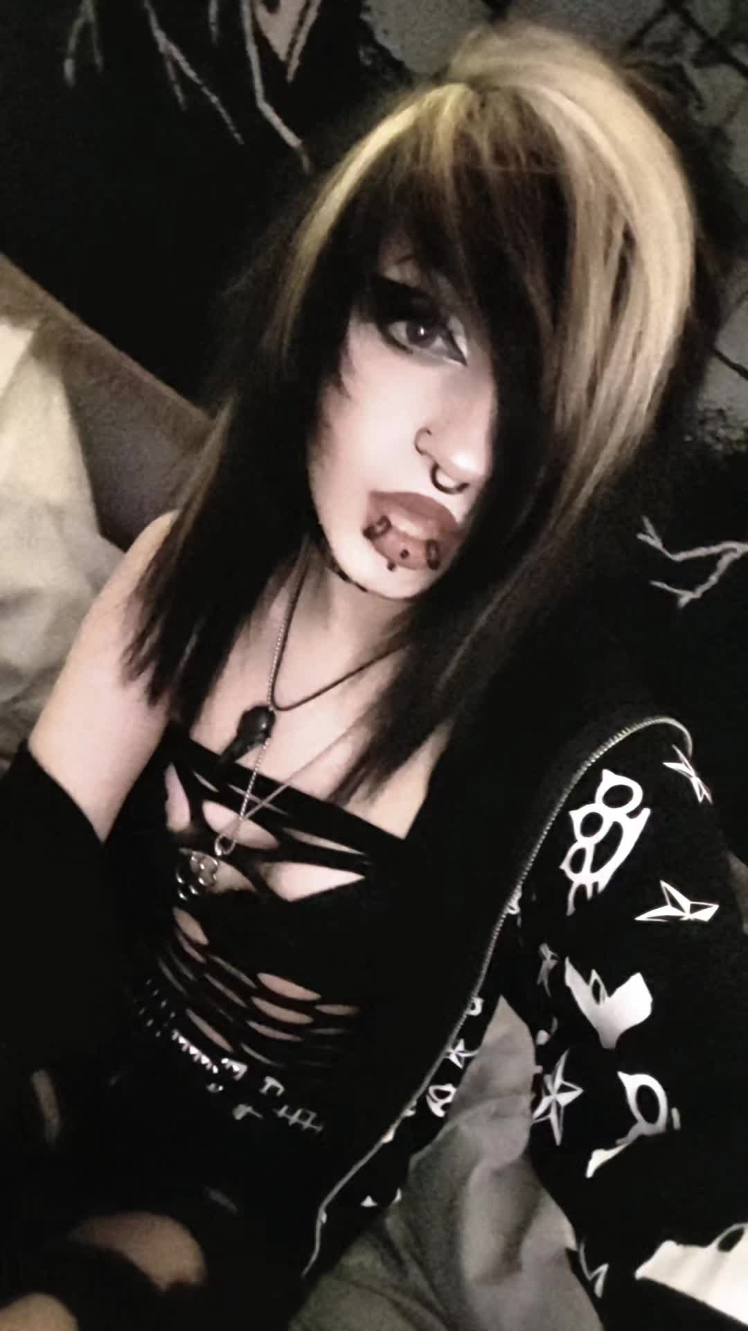 @carleigh curse 🕸️
